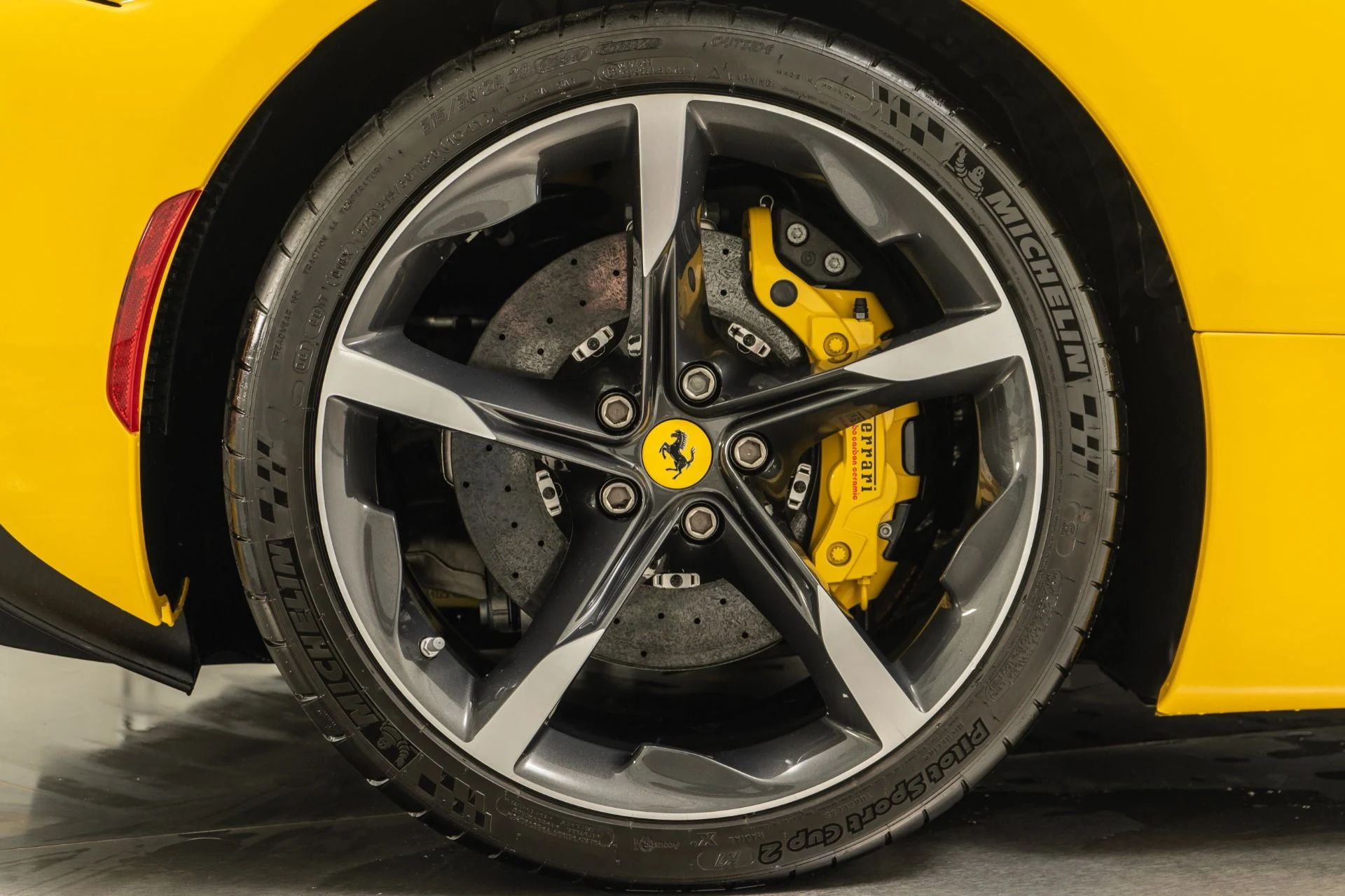 mph039_2469537337_Used_2022_Ferrari_SF_90_Stradale_1756152966_cea5672abf
