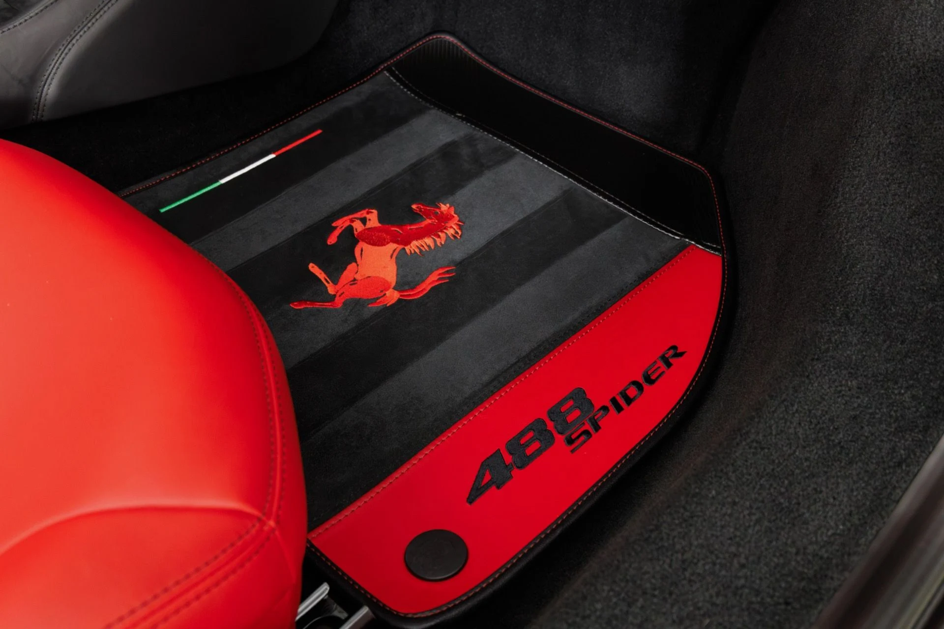 mph039_2481185253_Used_2017_Ferrari_488_Spider_1788390333_d9f7cab333