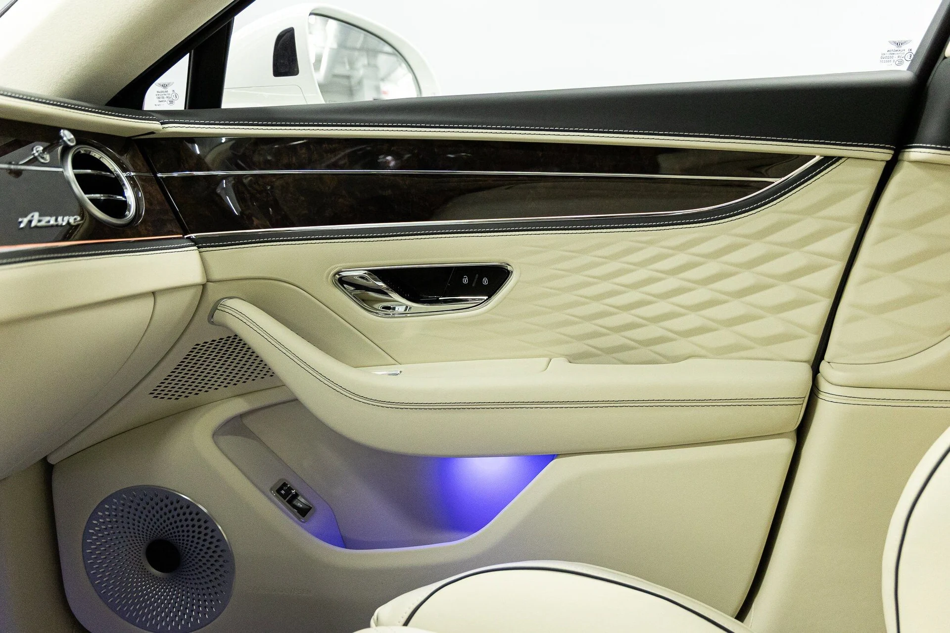 mph039_2489834206_0cee20eef5ab145f588f1233f8c66274x_a6ea4f584e