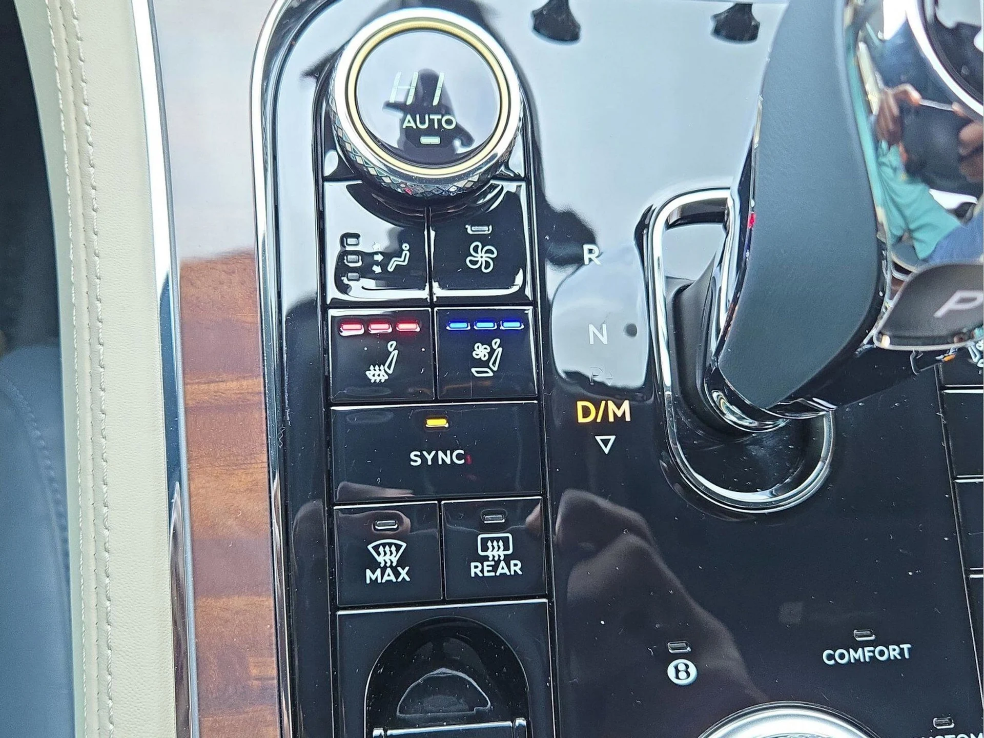 mph039_2498093032_dc5c2062dd5a1cc2277b9eceef158d30x_5db38b9779