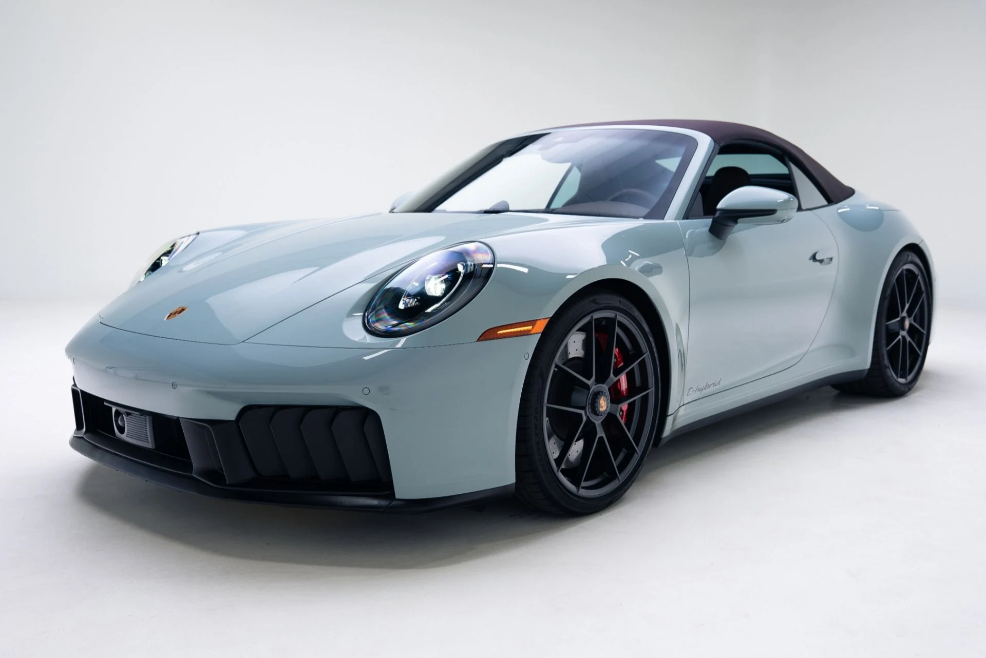 mph039_2505200046_Used_2025_Porsche_911_Carrera_4_GTS_1768865217_e9fa631b4c