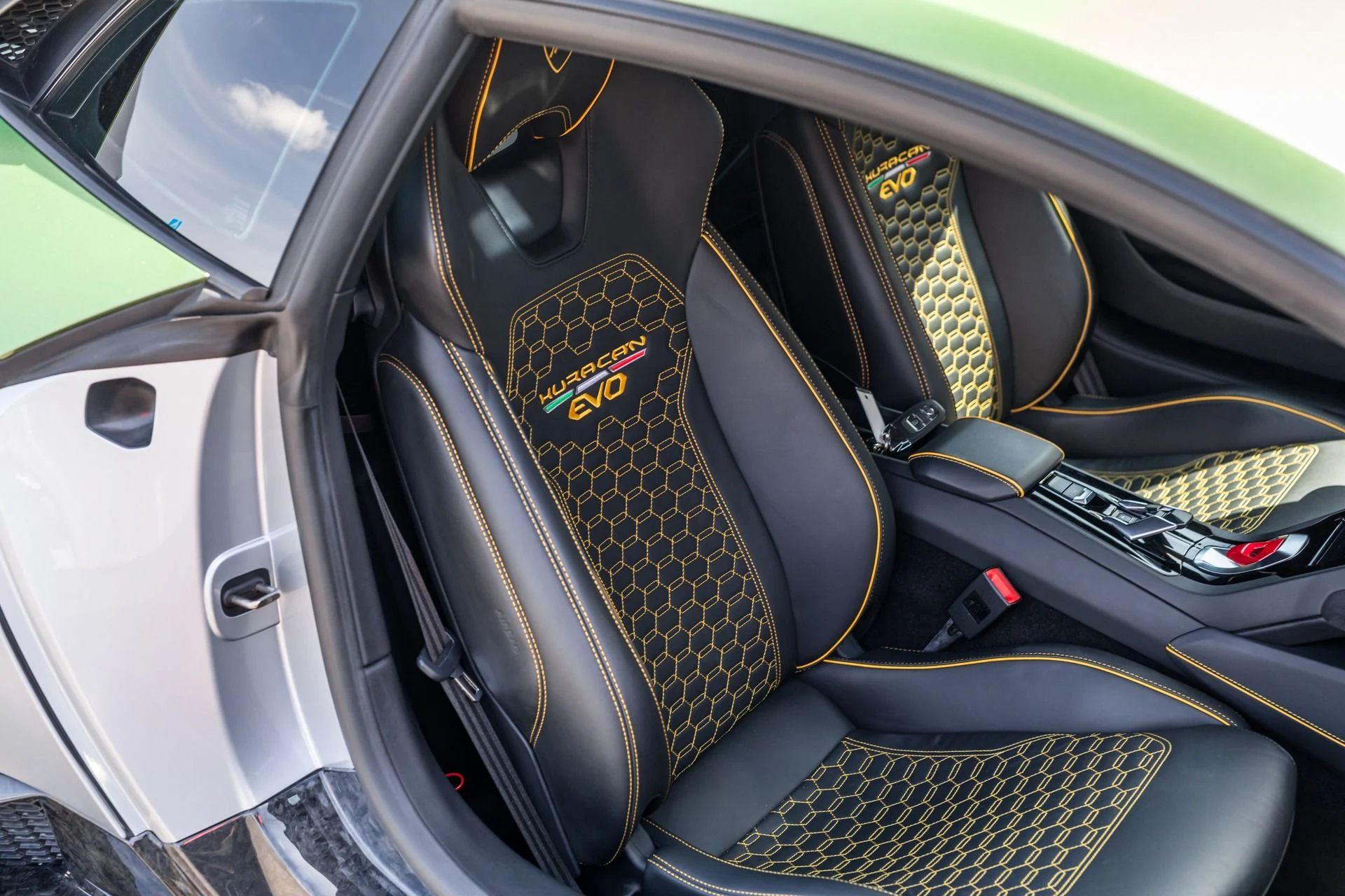 mph039_2506784569_Used_2020_Lamborghini_Huracan_EVO_1745603451_7f1b34dc94