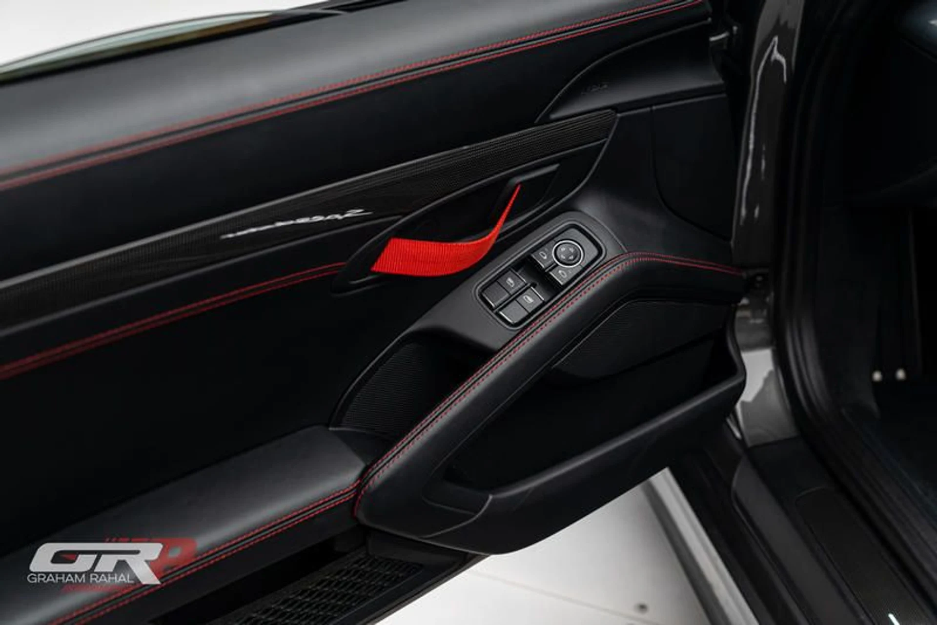 mph039_2507298514_B6_C87716_AAB_7_4_F75_813_A_53_E79_BF_9_AEAC_10e6e2832b