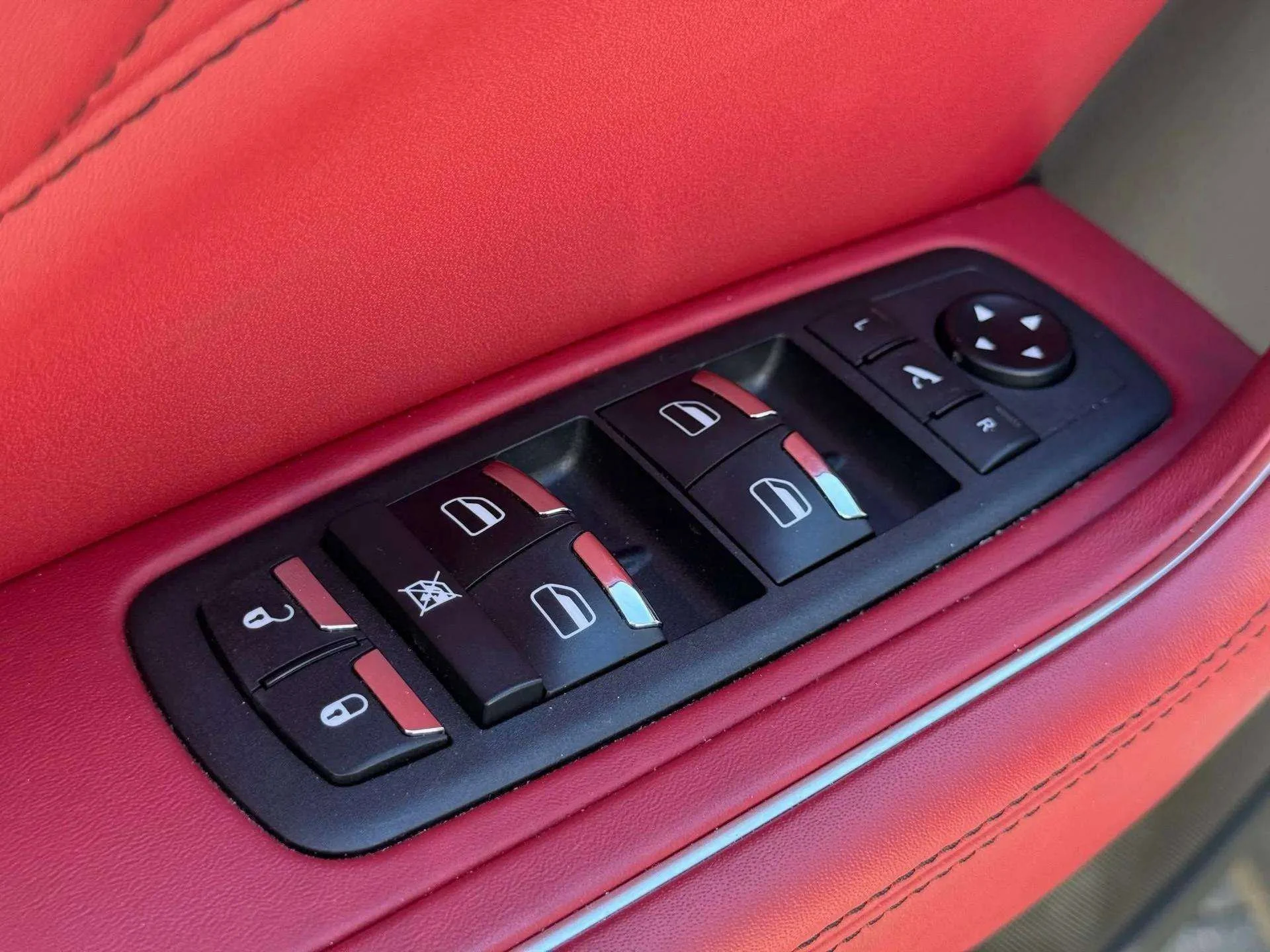 mph039_2529962647_e2d5530420b84fdd8682a50160191296_20aacf54be