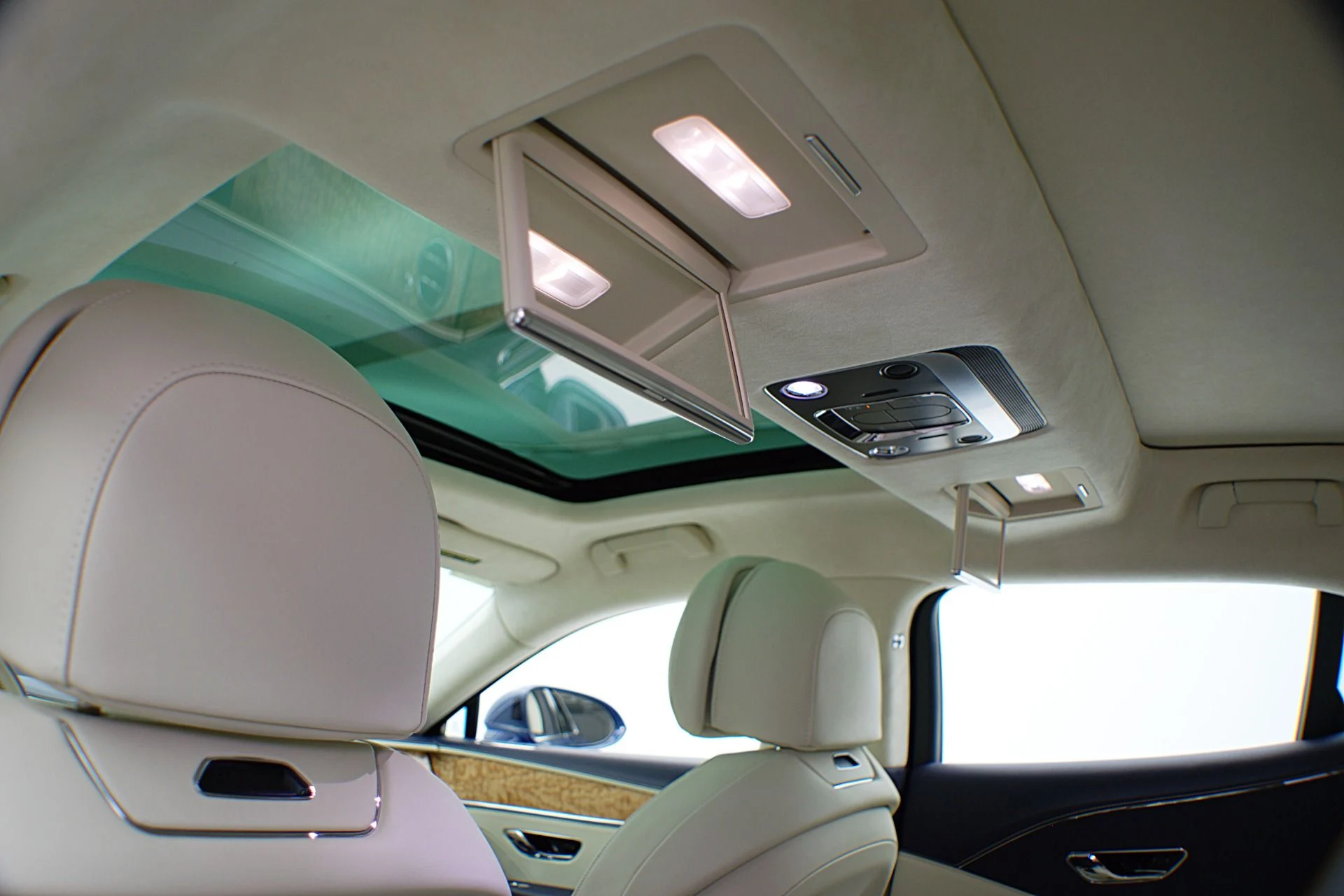 mph039_253208049_Used_2022_Bentley_Flying_Spur_Hybrid_a857d910d0