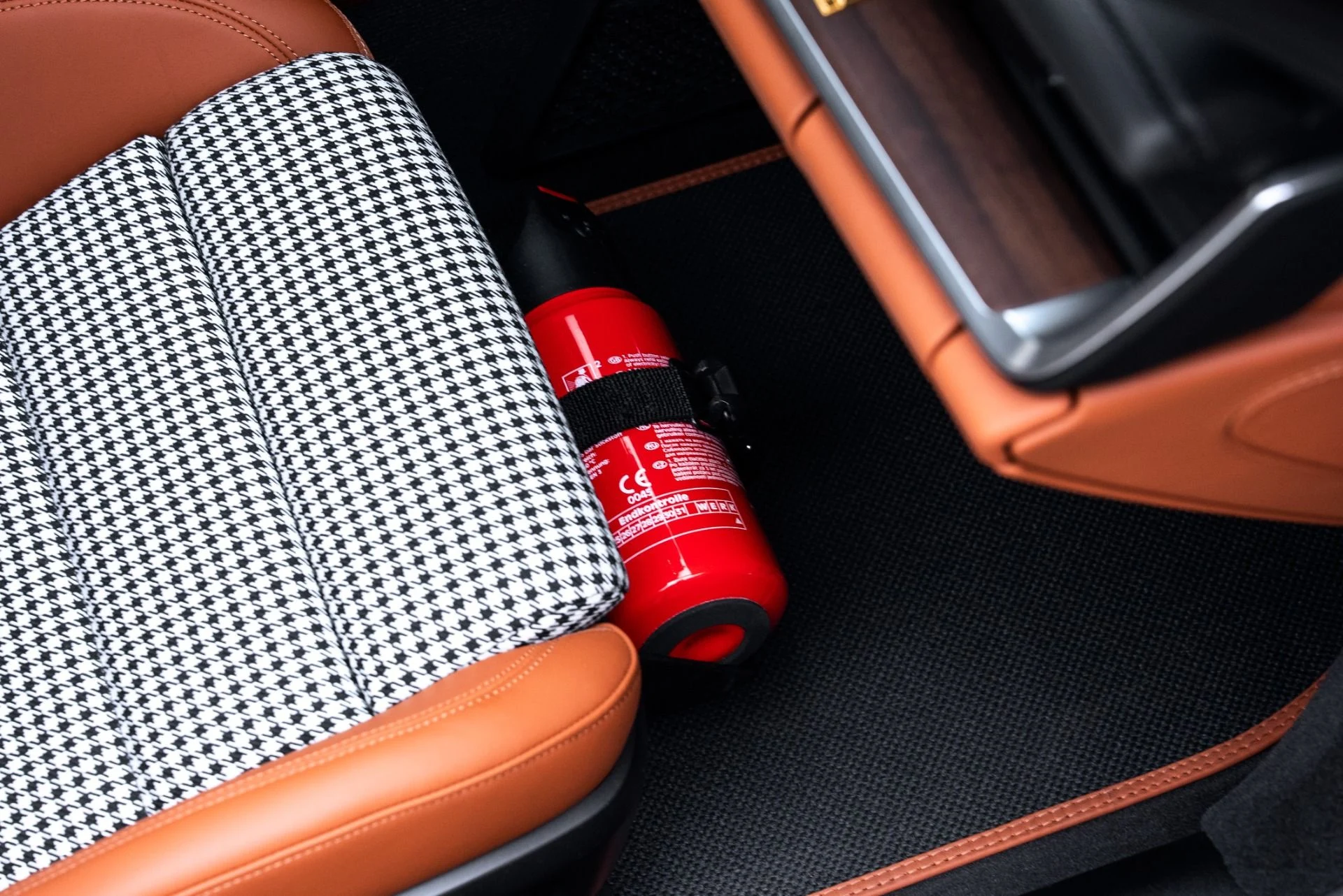 mph039_2549090373_Used_2023_Porsche_911_Sport_Classic_1774647065_a2977704d7