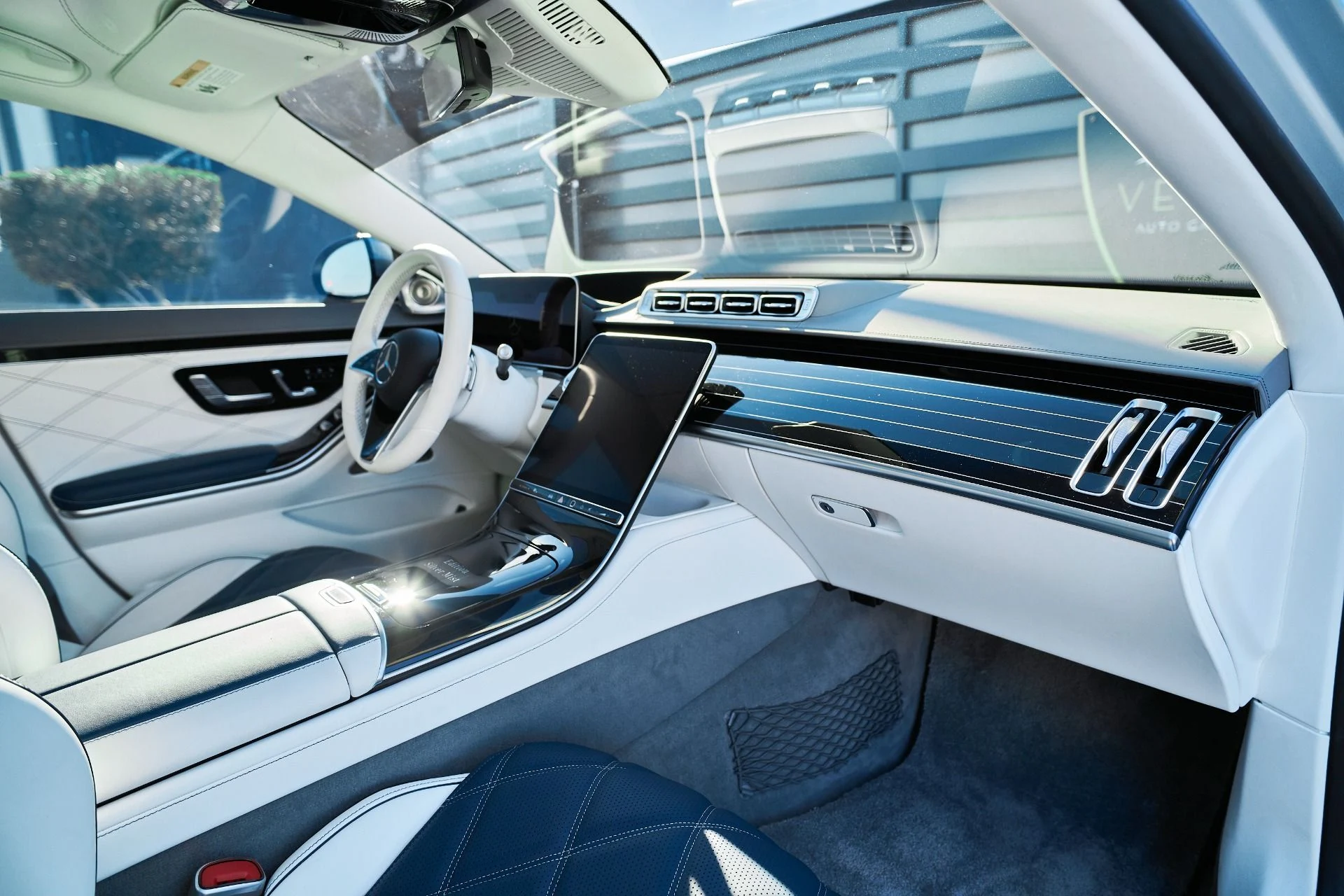 mph039_2554293237_Used_2024_Mercedes_Benz_S_Class_Maybach_S_680_1765936812_fb3ab6a62a