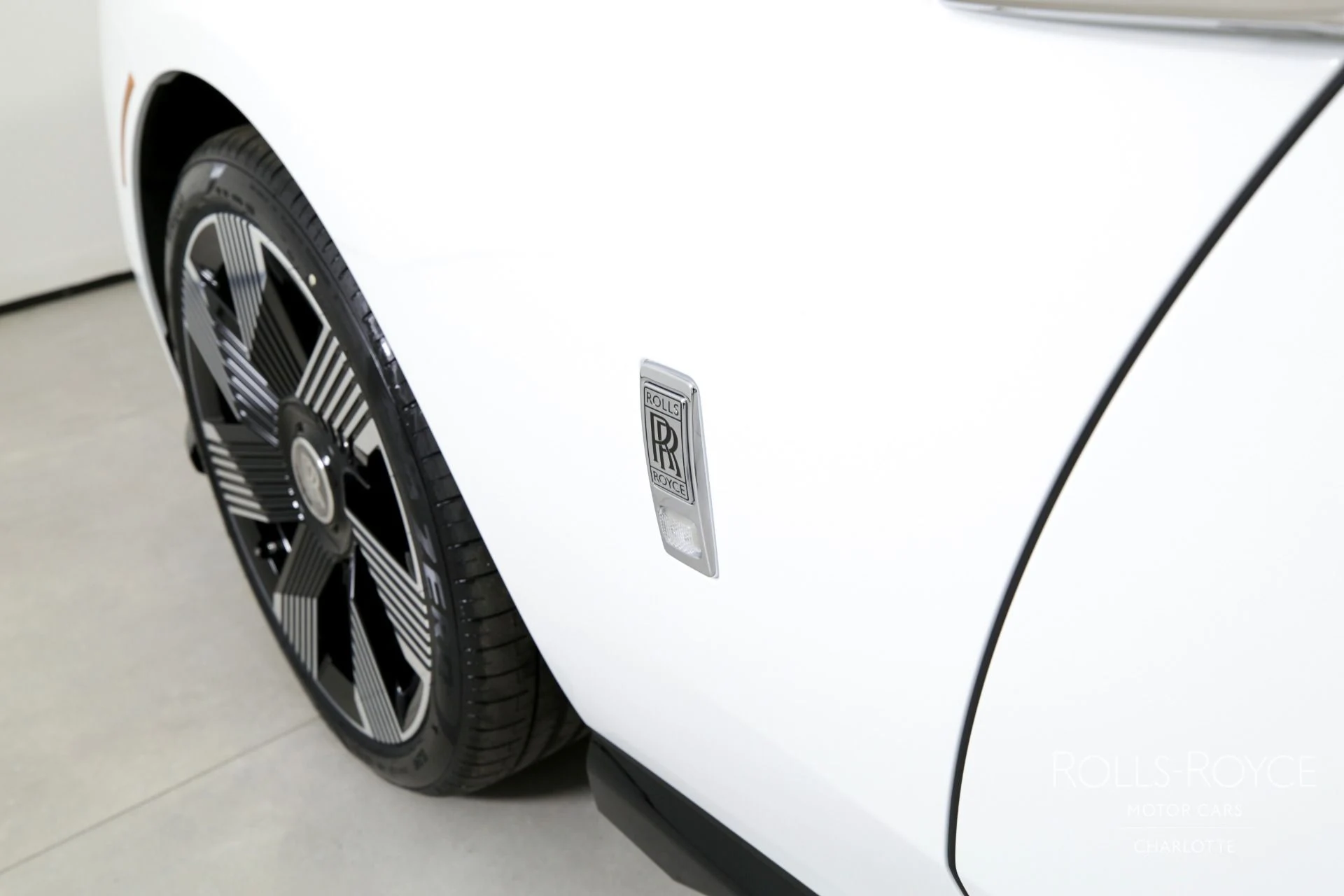 mph039_2556578604_Used_2024_Rolls_Royce_Spectre_1711139592_082f31d9bb