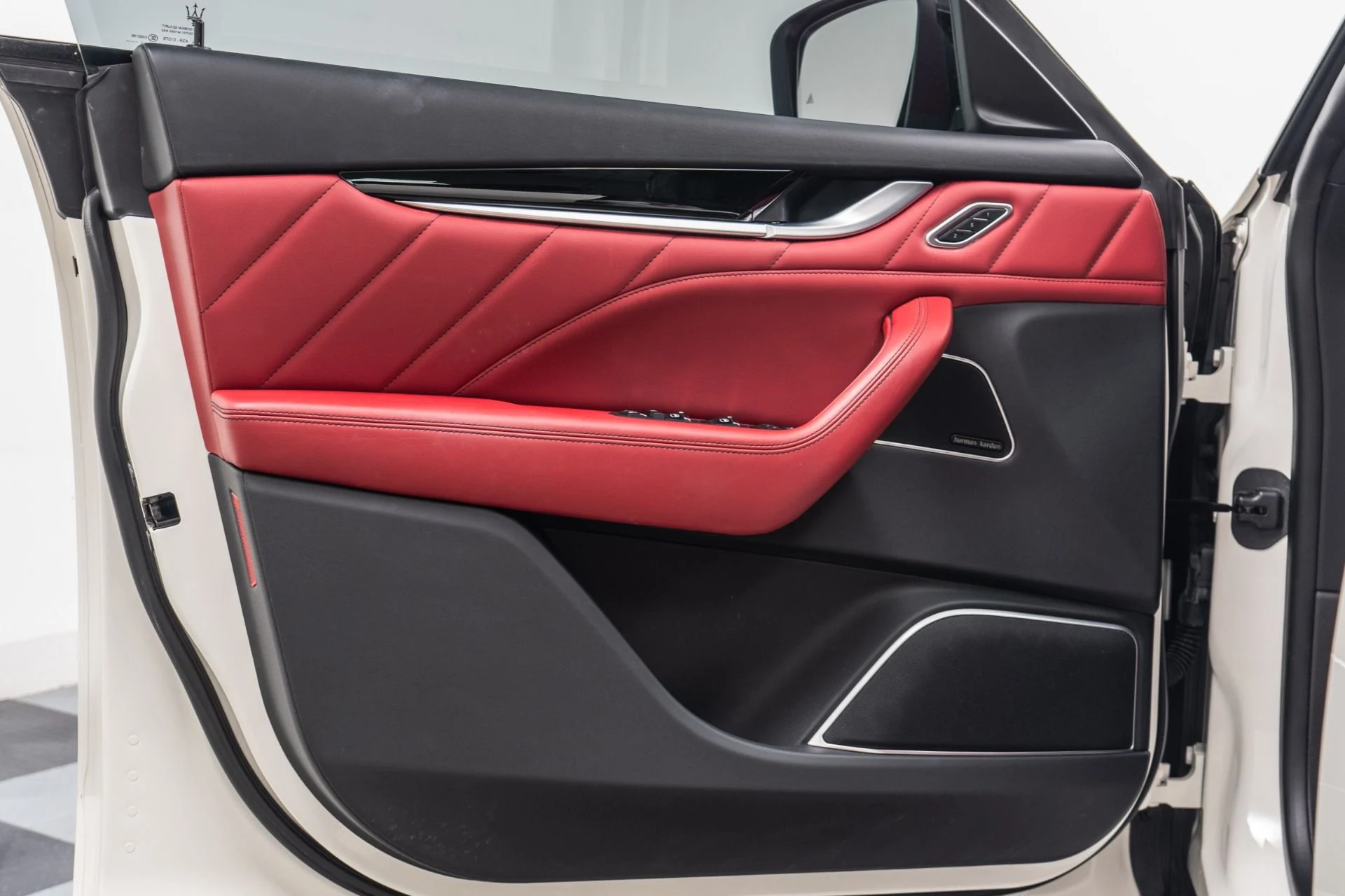 mph039_2559630973_Used_2022_Maserati_Levante_Modena_Nerissimo_Package_Comfort_and_Convenience_Package_1773694217_2c43131b3e