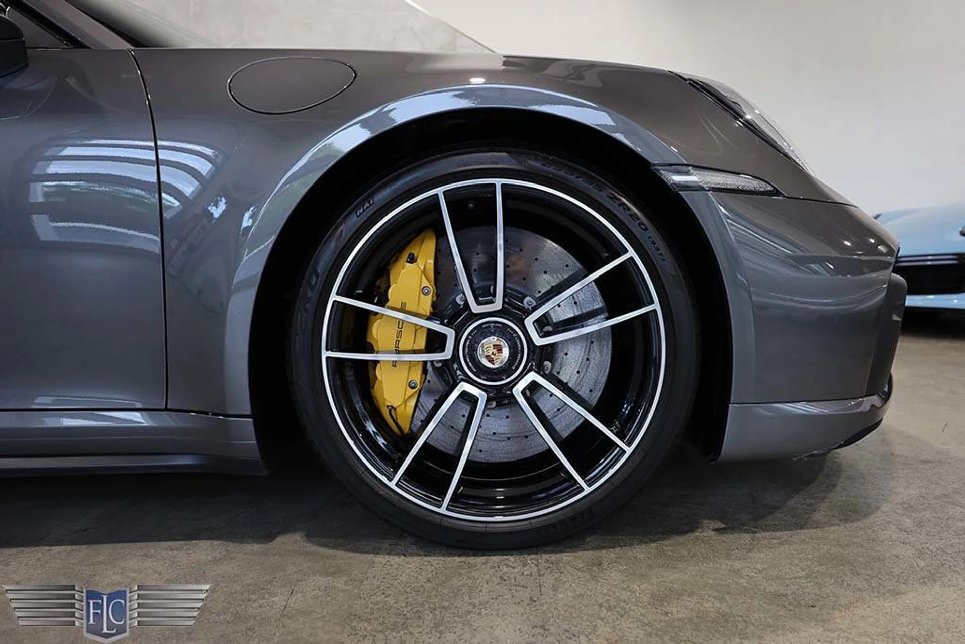 mph039_2559644560_used_2022_porsche_911_turboscoupe_9689_23001606_40_1024_773fb5d272