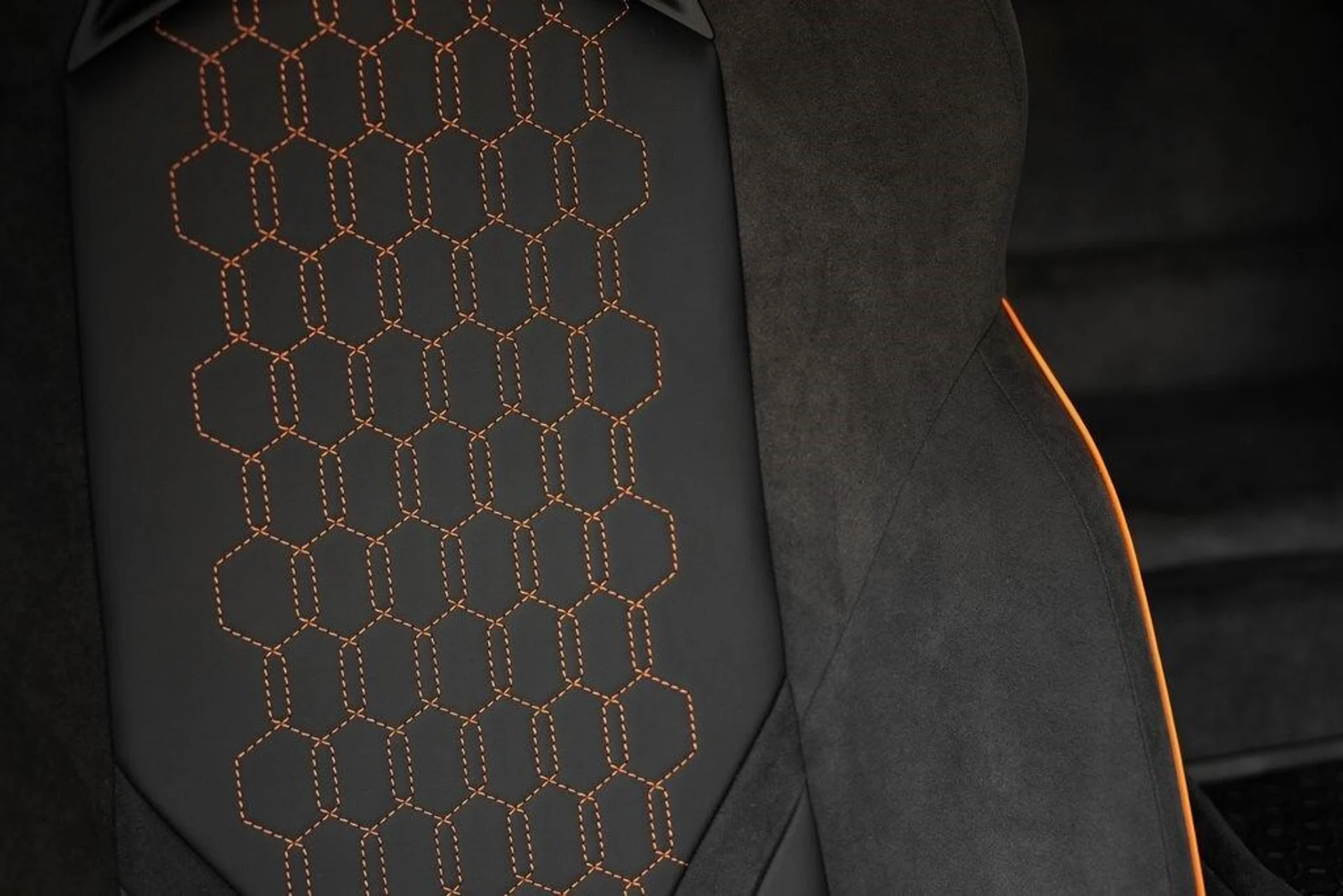 mph039_256407668_c09adb61e21f180486006ad1576b2aedx_ec8f635db4