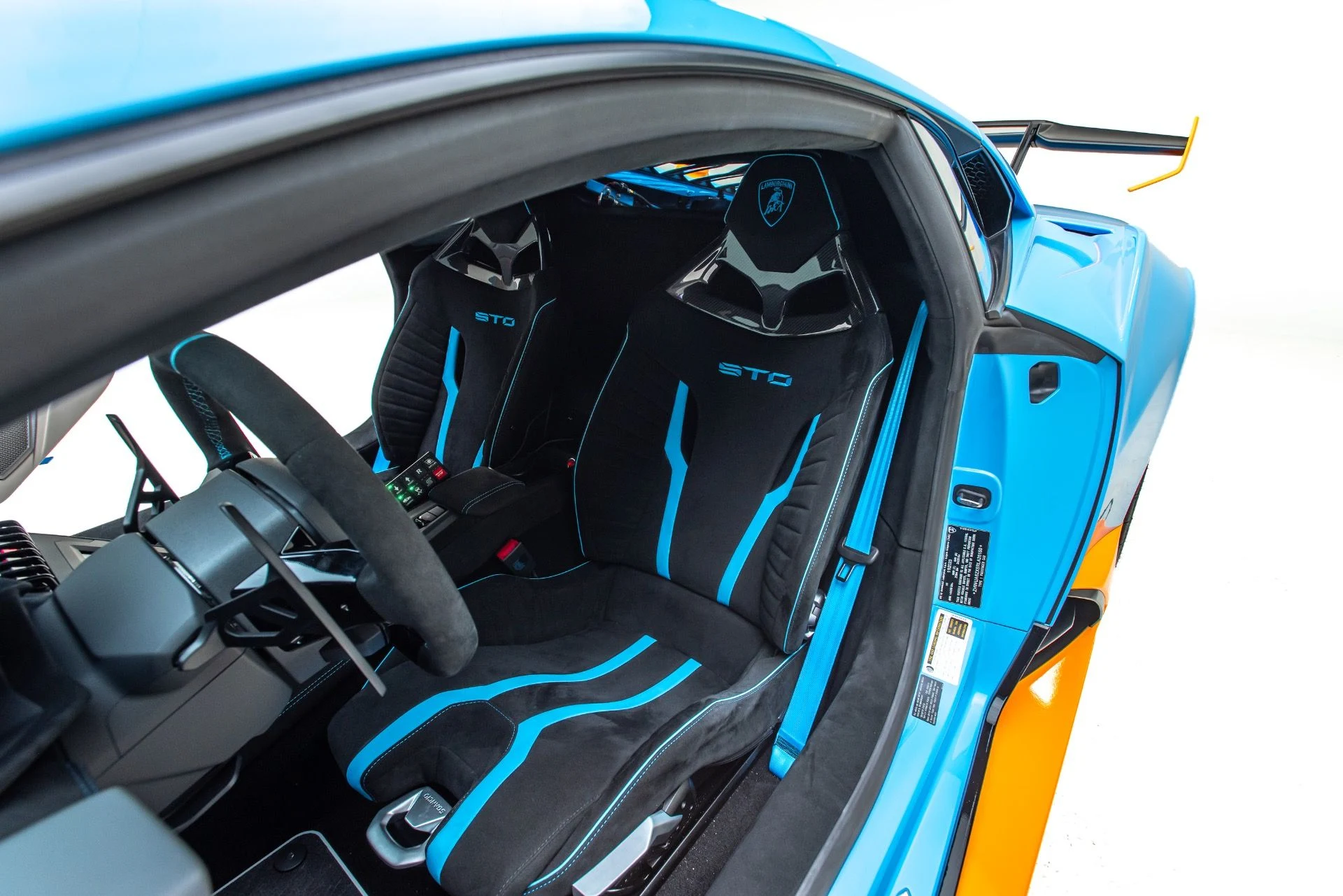 mph039_2569158511_Used_2024_Lamborghini_Huracan_STO_Alpha_10_Twin_Turbo_1786644416_2df2f30046