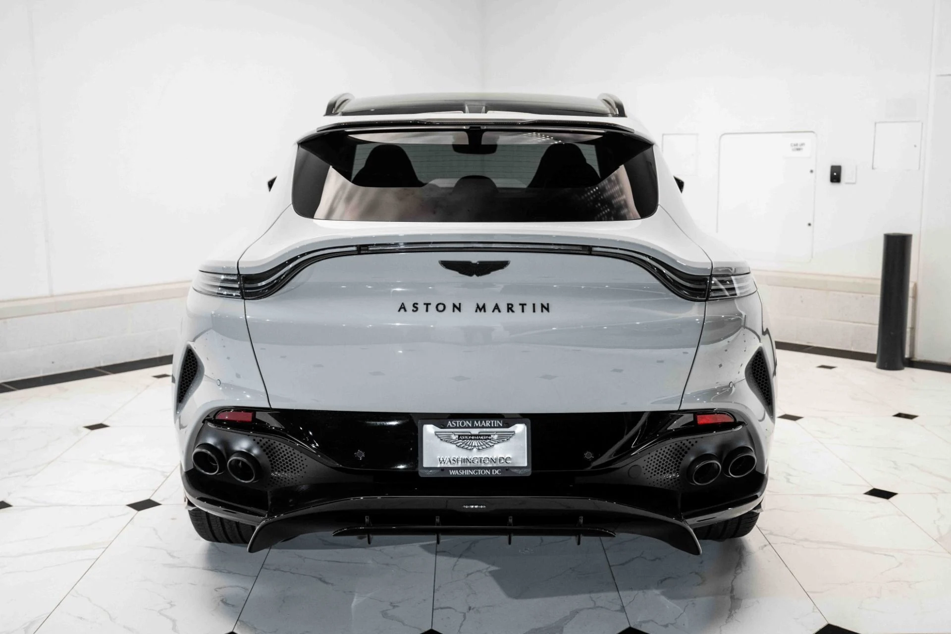 mph039_2569917405_Used_2024_Aston_Martin_DBX_707_1701892795_fd2b45e50f