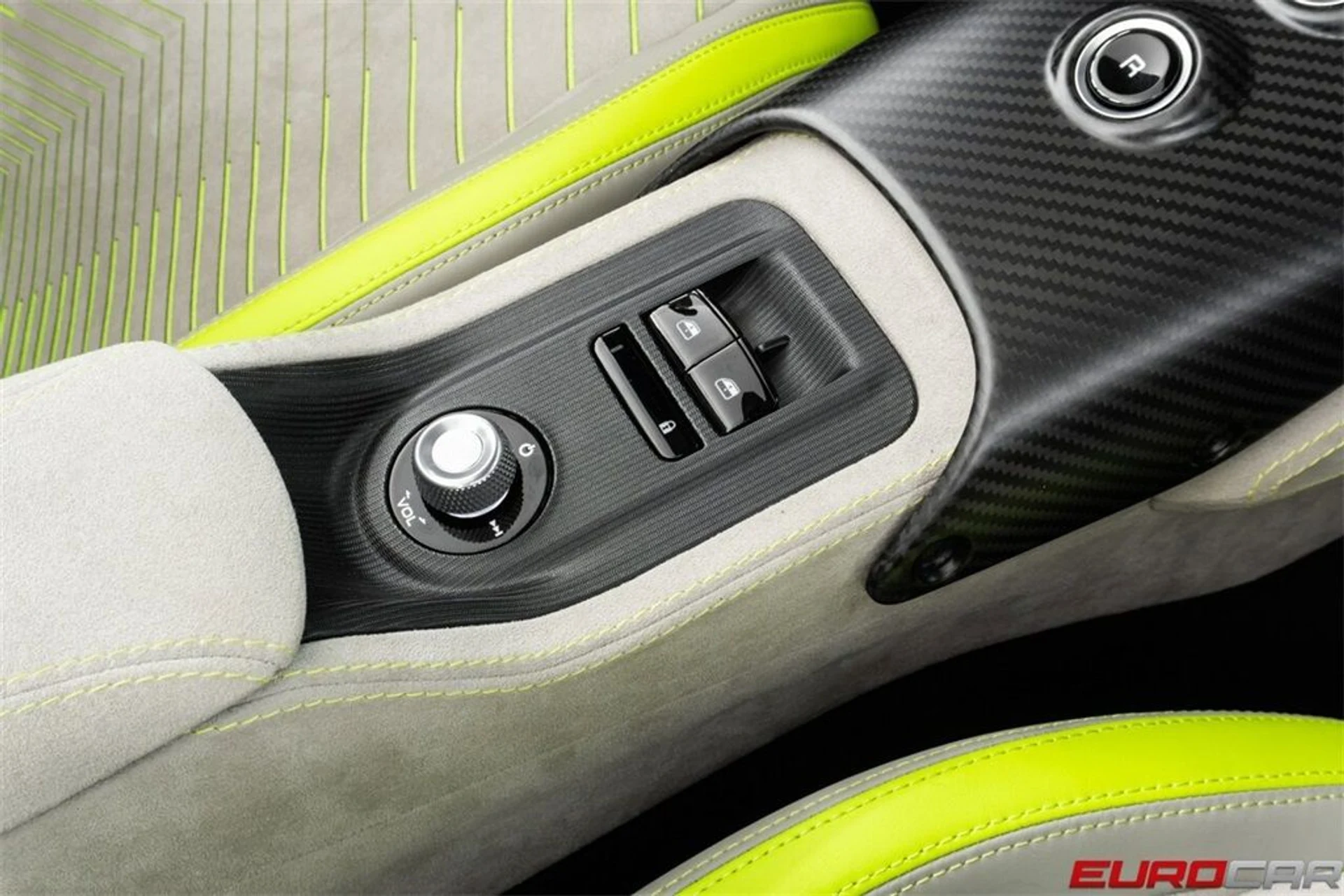 mph039_2578776173_image_40_71e69e491f