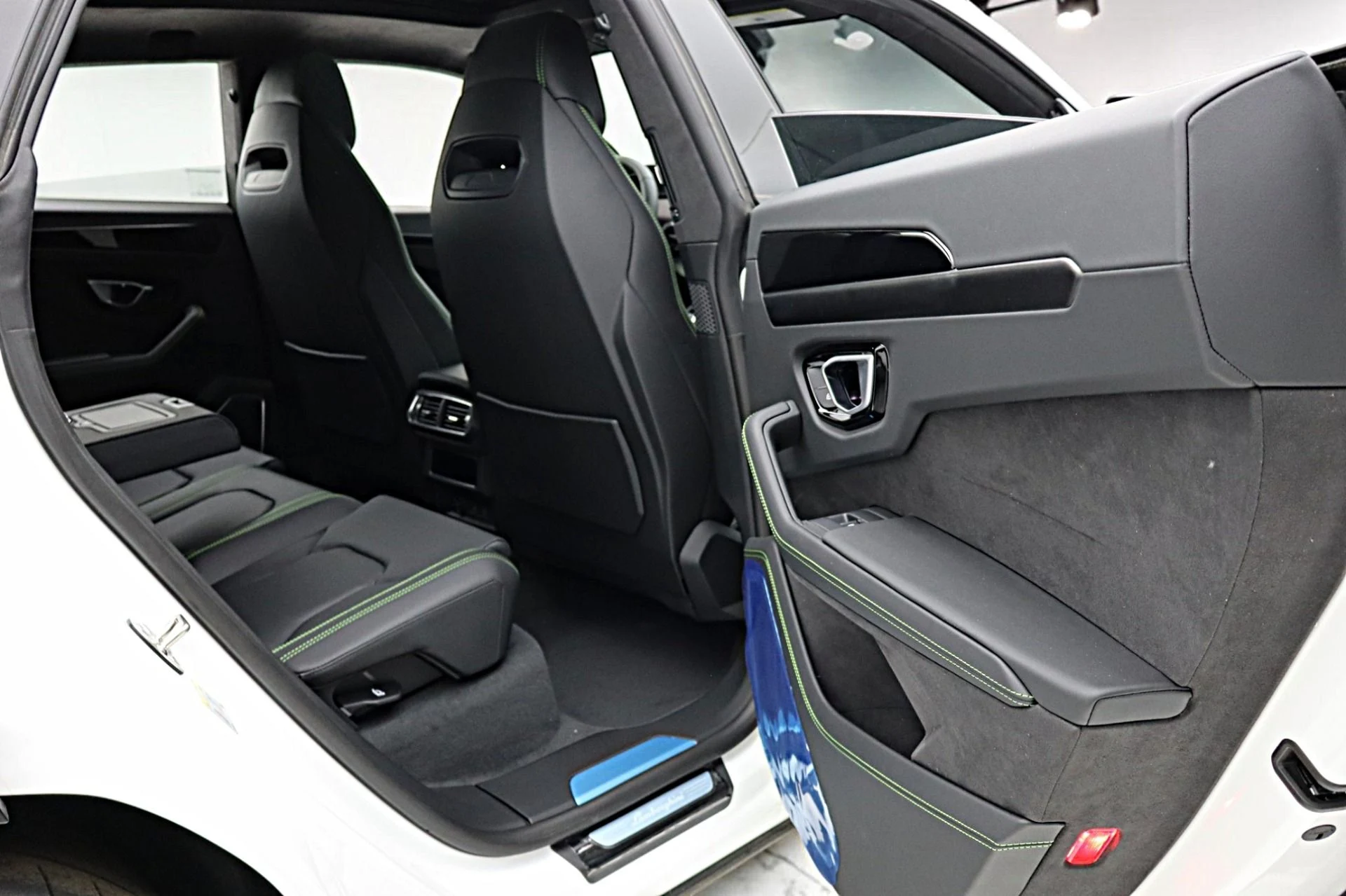 mph039_2583687119_New_2026_Lamborghini_Urus_SE_cb2d62cfe9