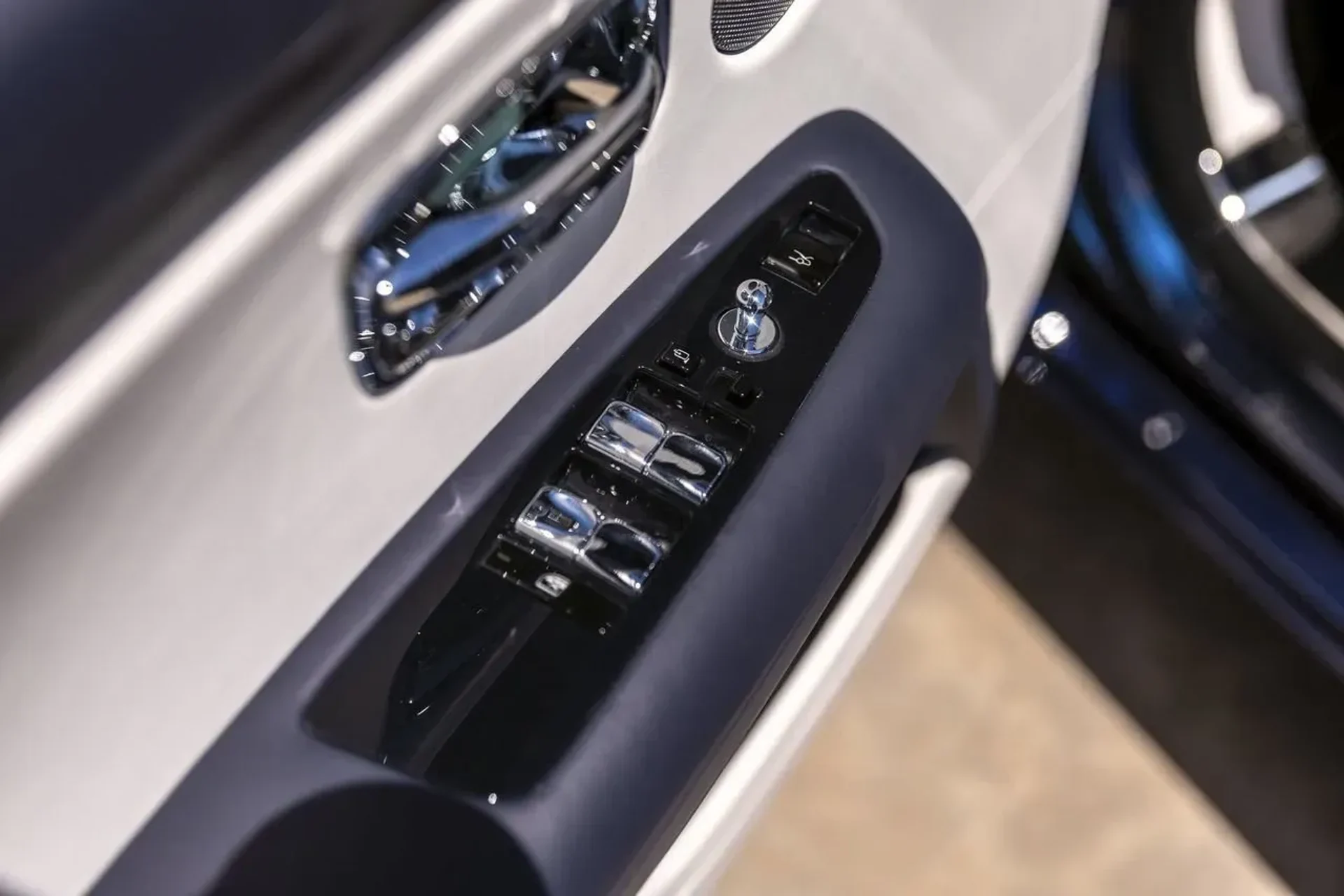 mph039_2588992844_0223913585b0450fb46b3a56a3bf96aa_193a1dcf1c