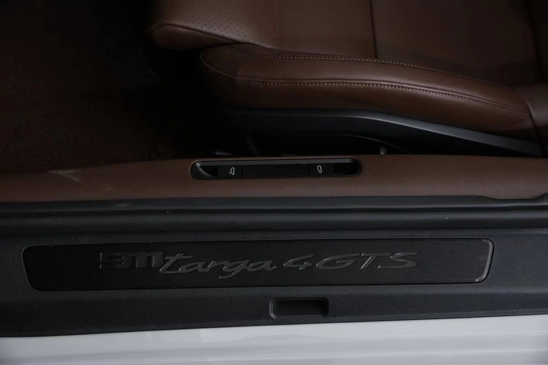 mph039_2599160832_ce7481c86c3a96430a1c1ab4d0255ef0x_21d46d3965