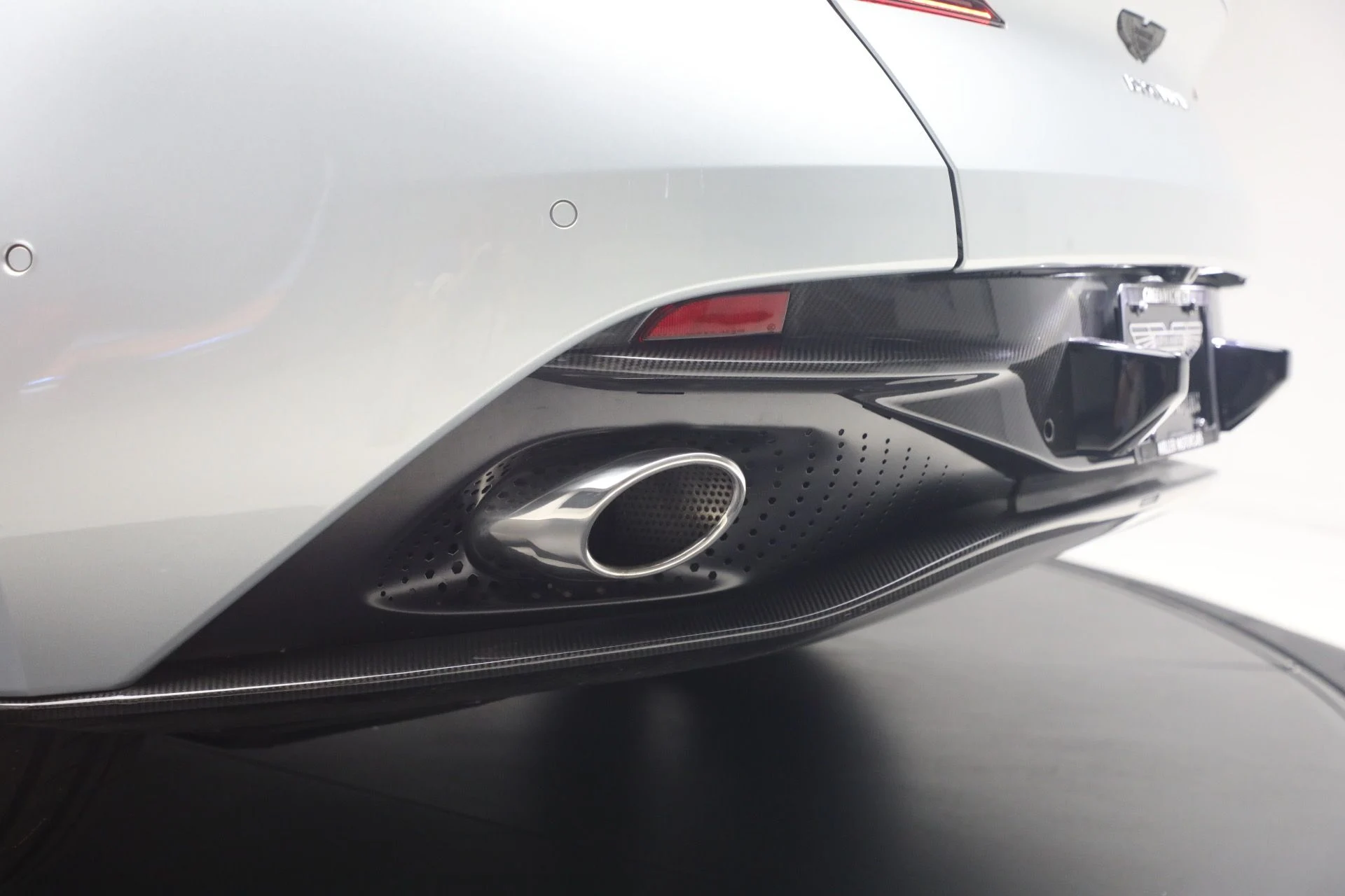 mph039_2603563865_Used_2019_Aston_Martin_DB_11_Volante_1781362325_523f97748e
