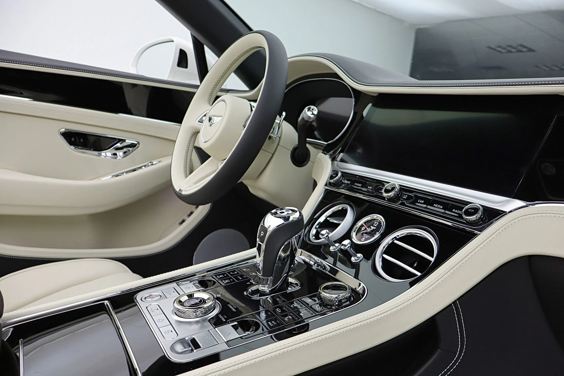 mph039_2608358575_New_2026_Bentley_Continental_GTC_6c92f329d6