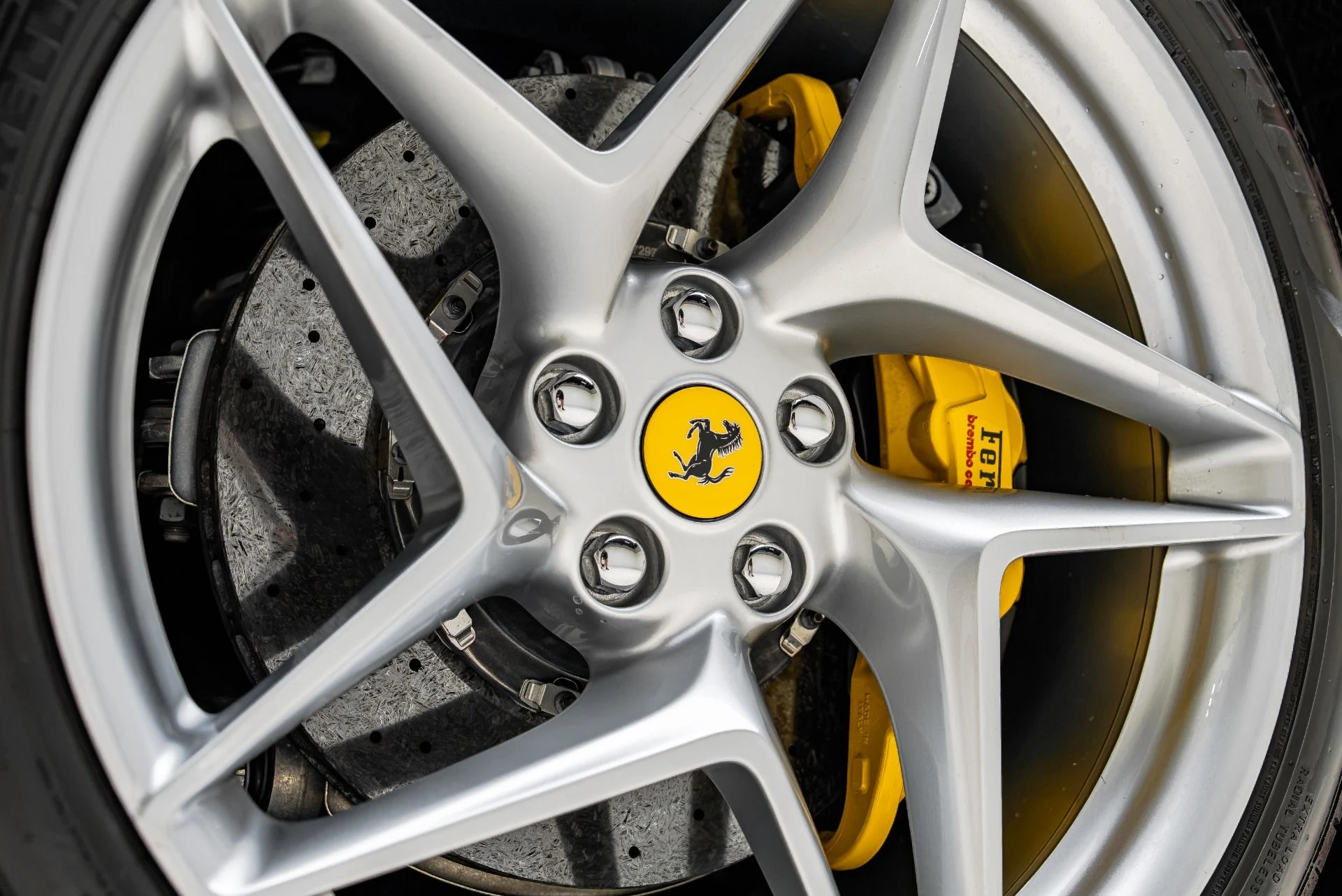 mph039_2610590521_Used_2022_Ferrari_F8_Spider_1785267072_696f225fa5