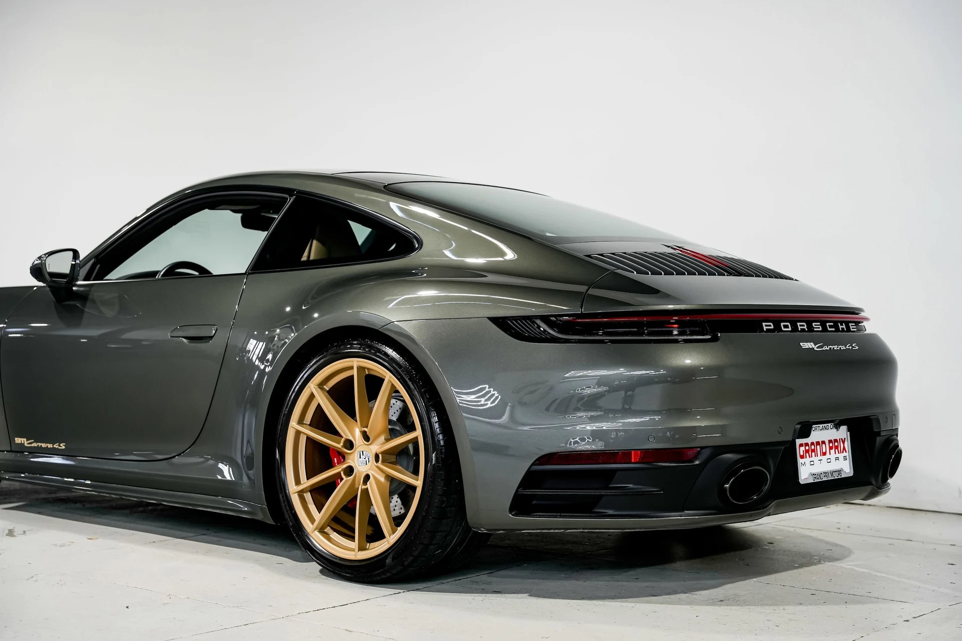 mph039_2626661767_b0784b3203ee3d7663bd1e8061193246x_c7b342a8d8