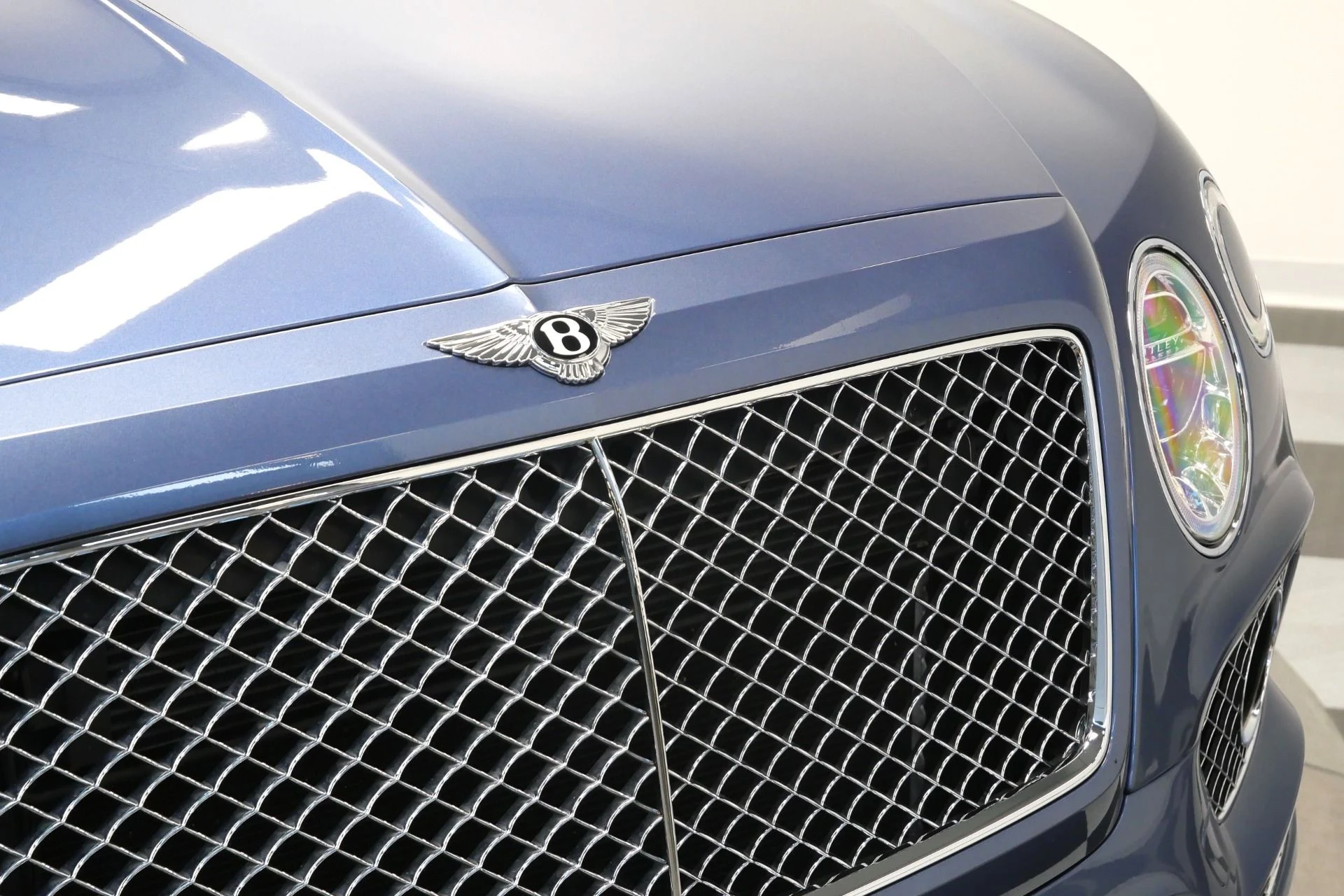 mph039_2627348196_Used_2018_Bentley_Bentayga_Onyx_Edition_W12_Touring_Specification_Front_Seat_Comfort_Specification_1772647427_08701adb83