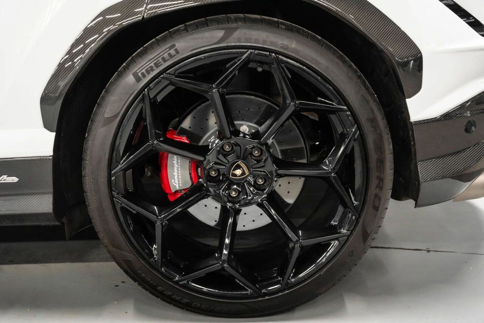 mph039_265011996_lamborghini_urus_2023_f575296ed8