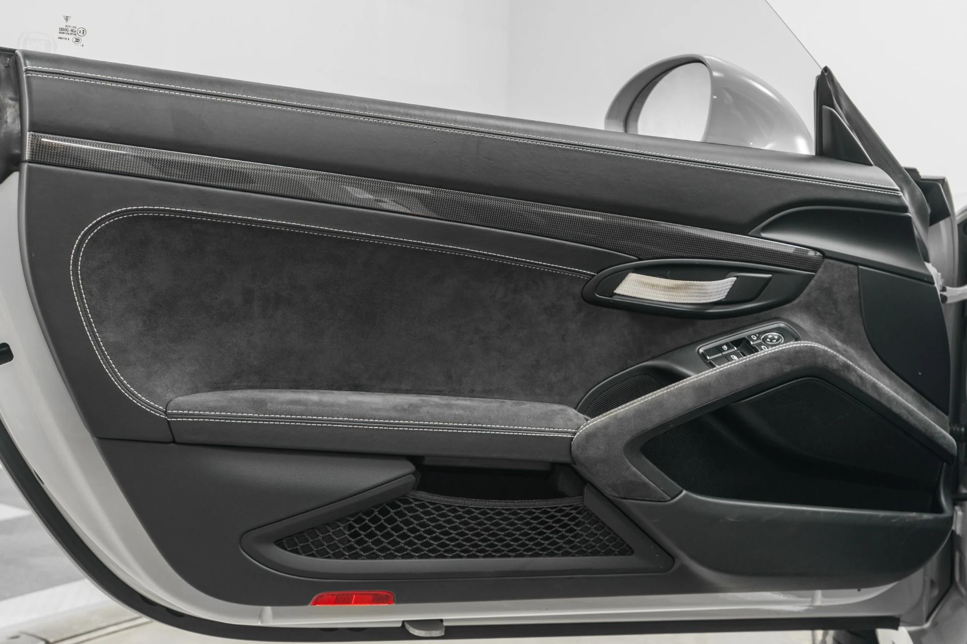 mph039_2650346545_Used_2019_Porsche_911_GT_3_RS_Carbon_Ceramic_Brakes_Carbon_Fiber_Seats_1769460443_d9cf88d7c4