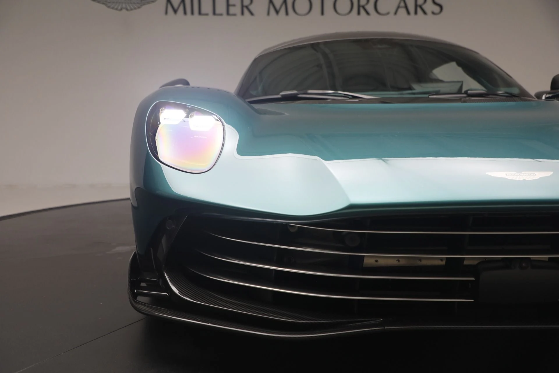mph039_2664721222_New_2026_Aston_Martin_Valhalla_1779312617_5c17462145