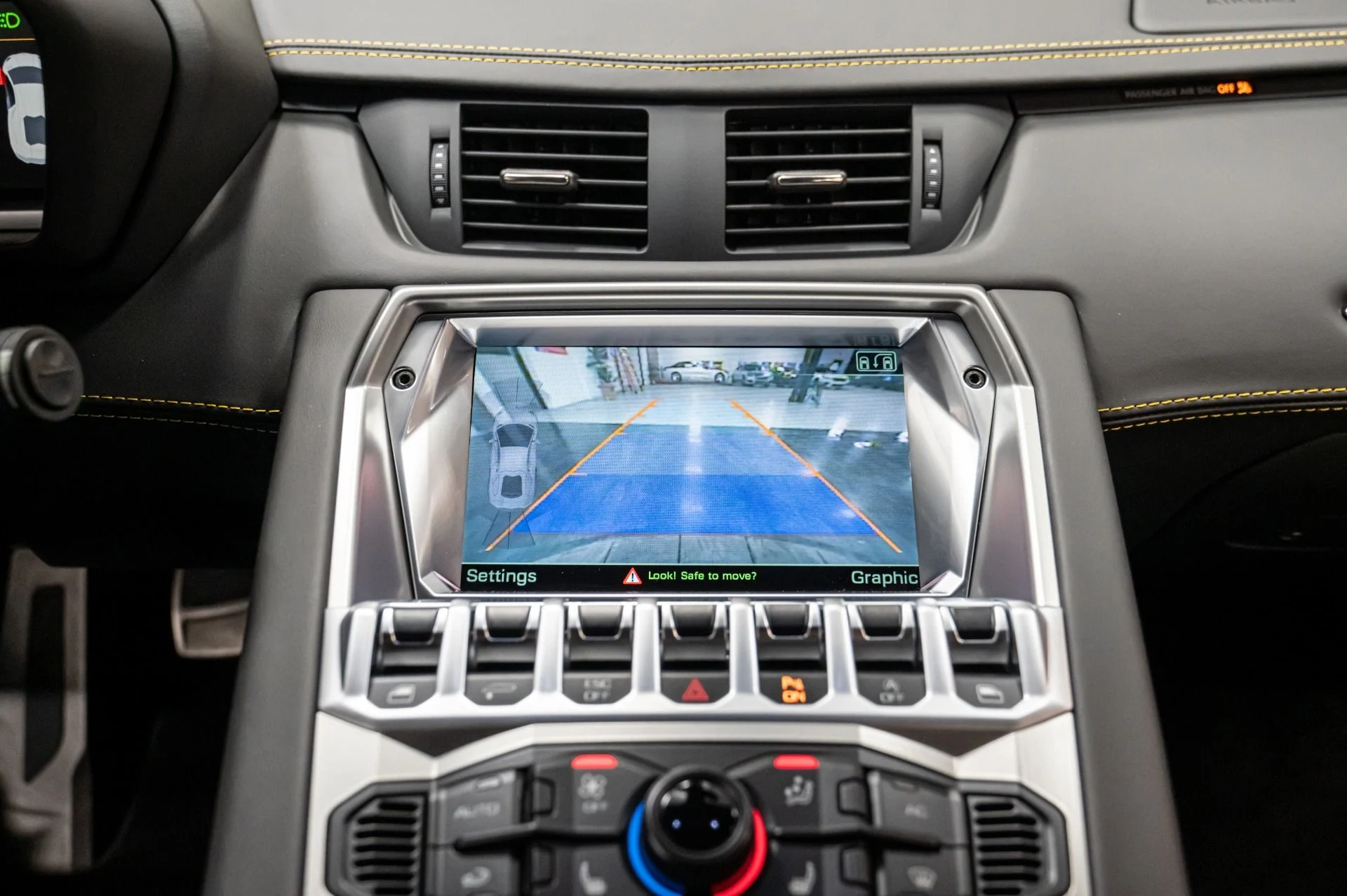 mph039_2676890131_Used_2014_Lamborghini_Aventador_1769104446_6dd31031a3