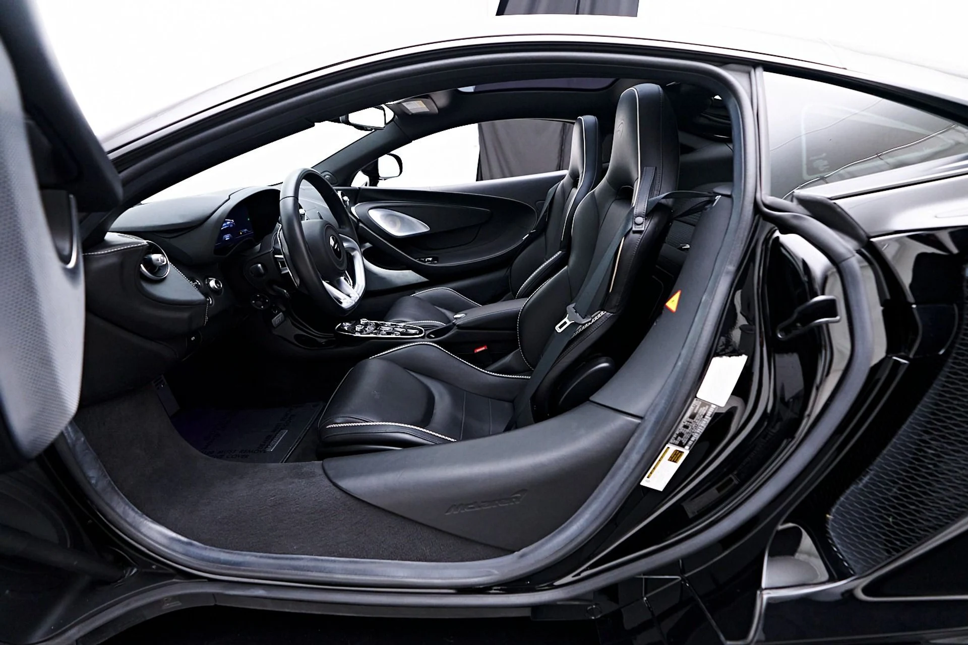mph039_2677780552_Used_2021_Mc_Laren_GT_Base_1746665042_13fea476db