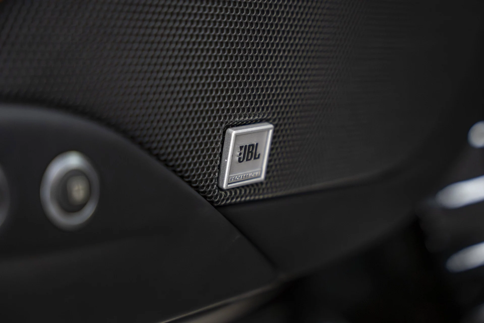 mph039_2679586333_362fad3f47b2421fb19d2724ff73690c_995b468c4f