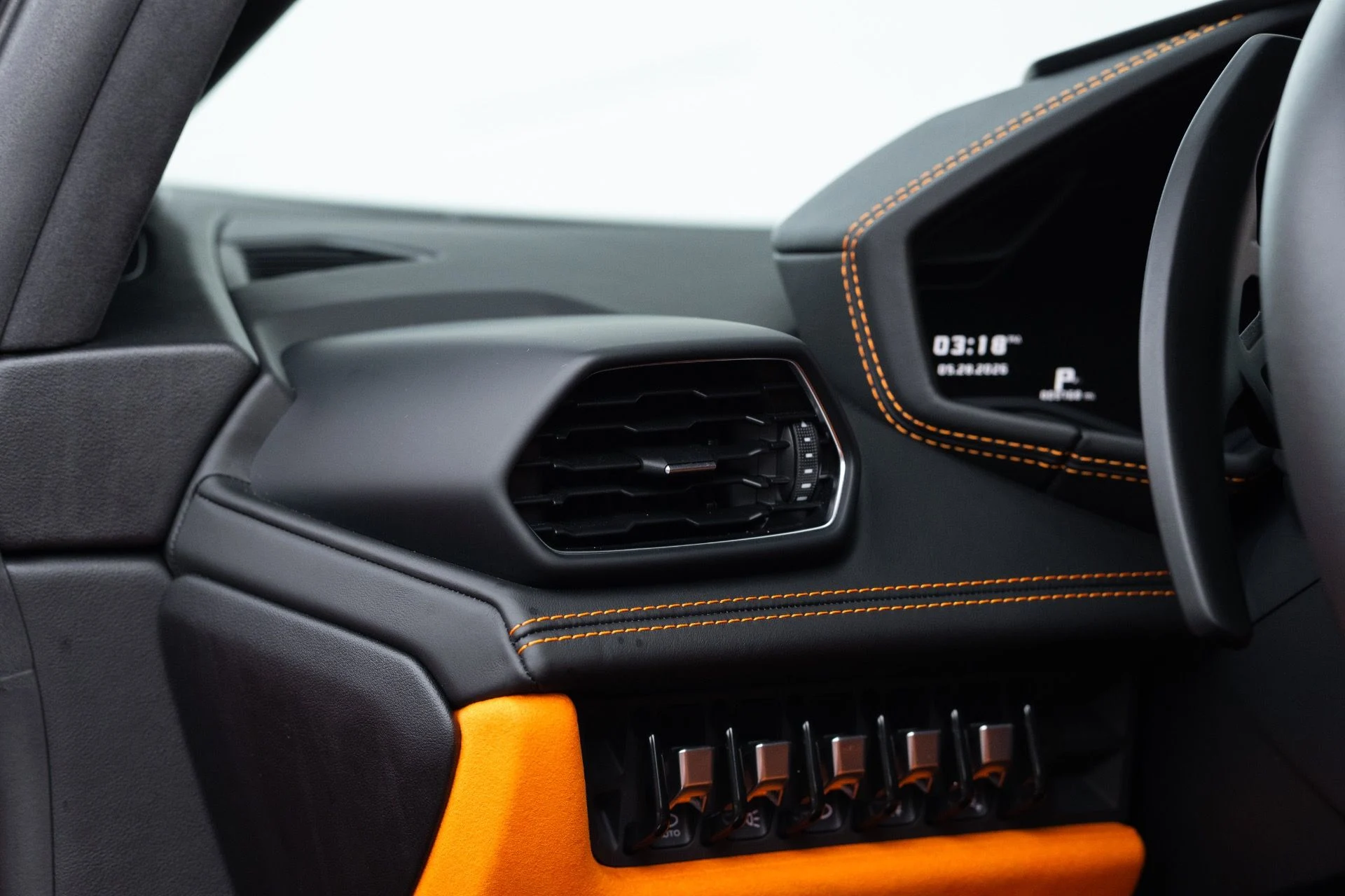 mph039_2680372511_Used_2016_Lamborghini_Huracan_LP_610_4_1780109643_c32067780c