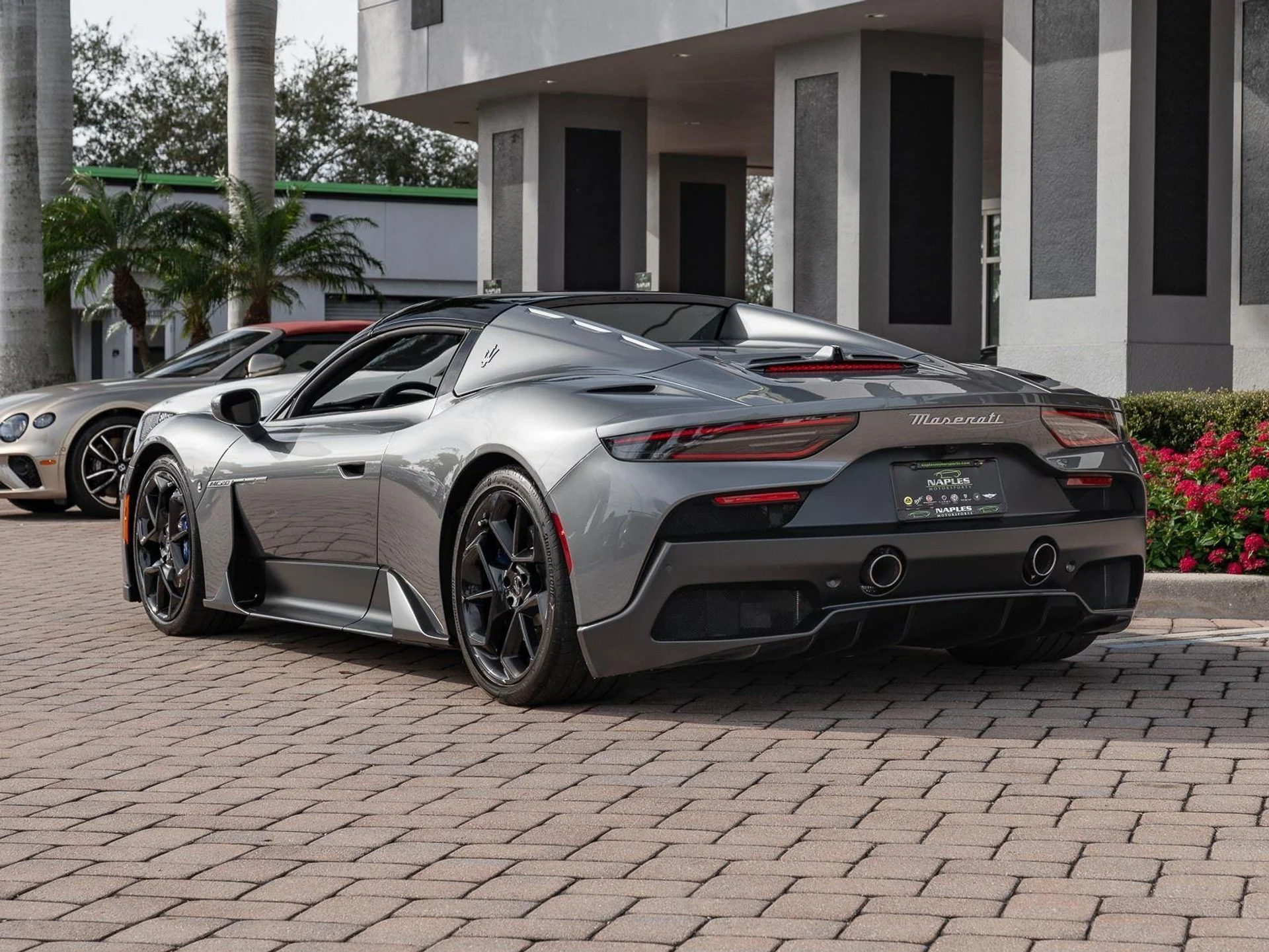 mph039_2687795091_Used_2023_Maserati_MC_20_Cielo_1773864344_1e858ce710