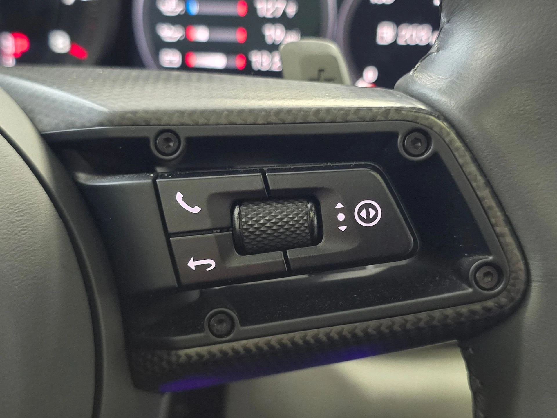 mph039_268957344_9ee431c51357c76561f6379a08730d9ax_d72874e89c