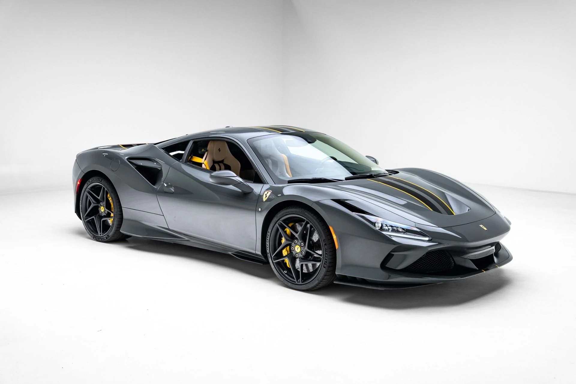 mph039_2691243195_Used_2022_Ferrari_F8_Tributo_1775088231_d7b43ee1f7