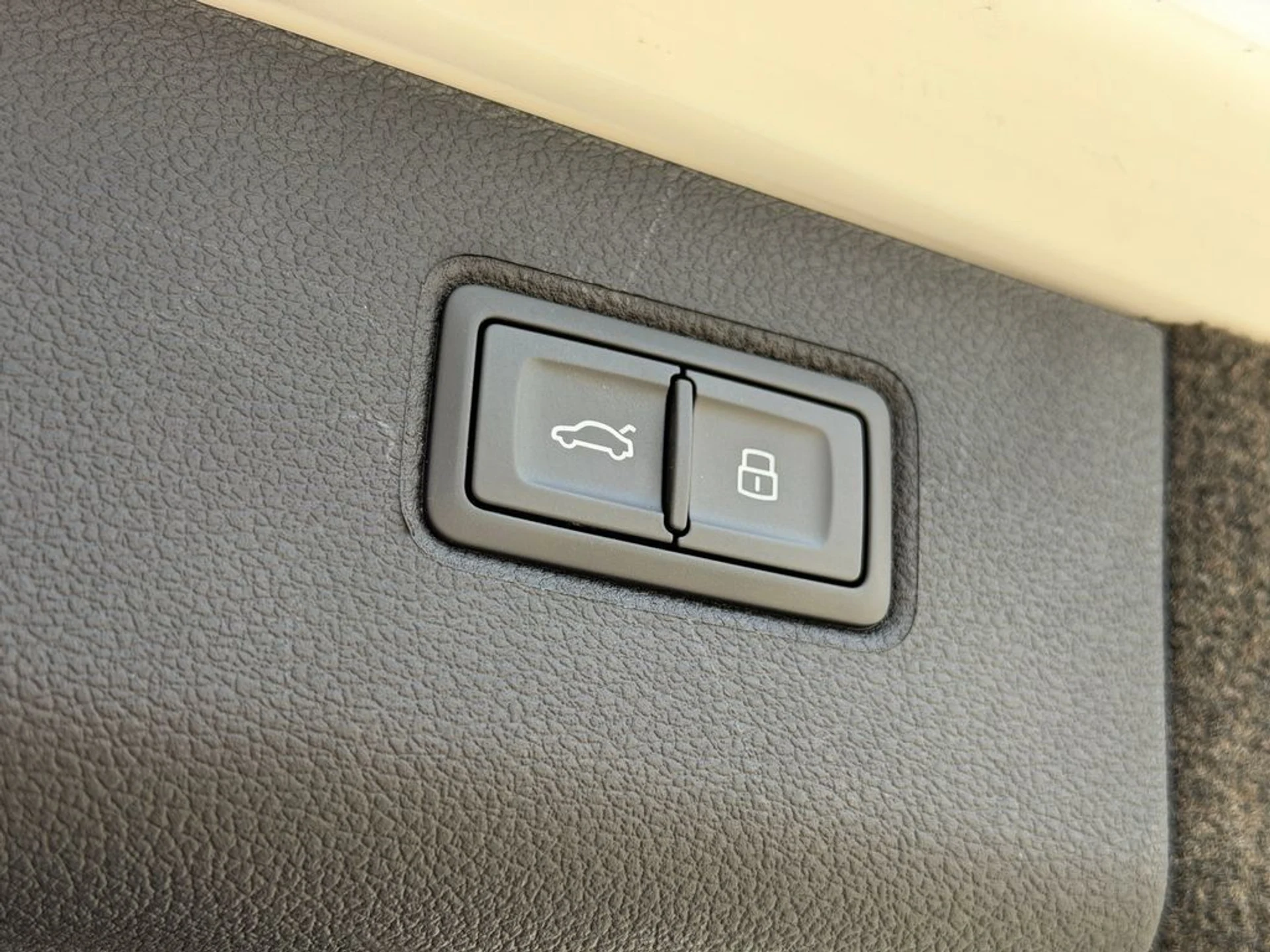 mph039_2707512573_b8aded96cbe84516858f0db6009e7a1a_4cc1a581f5