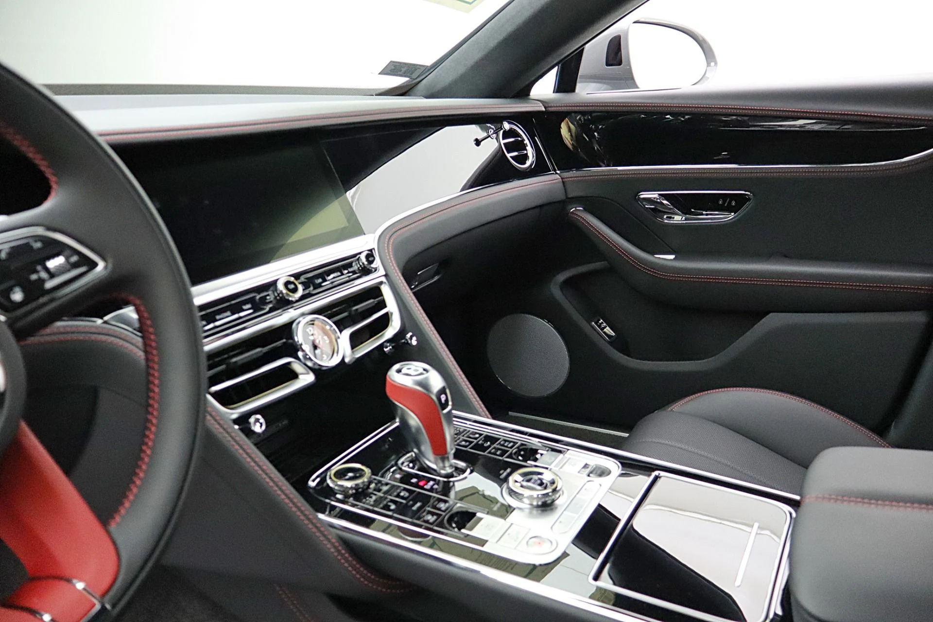 mph039_272054391_New_2026_Bentley_Flying_Spur_ba667bf3b6