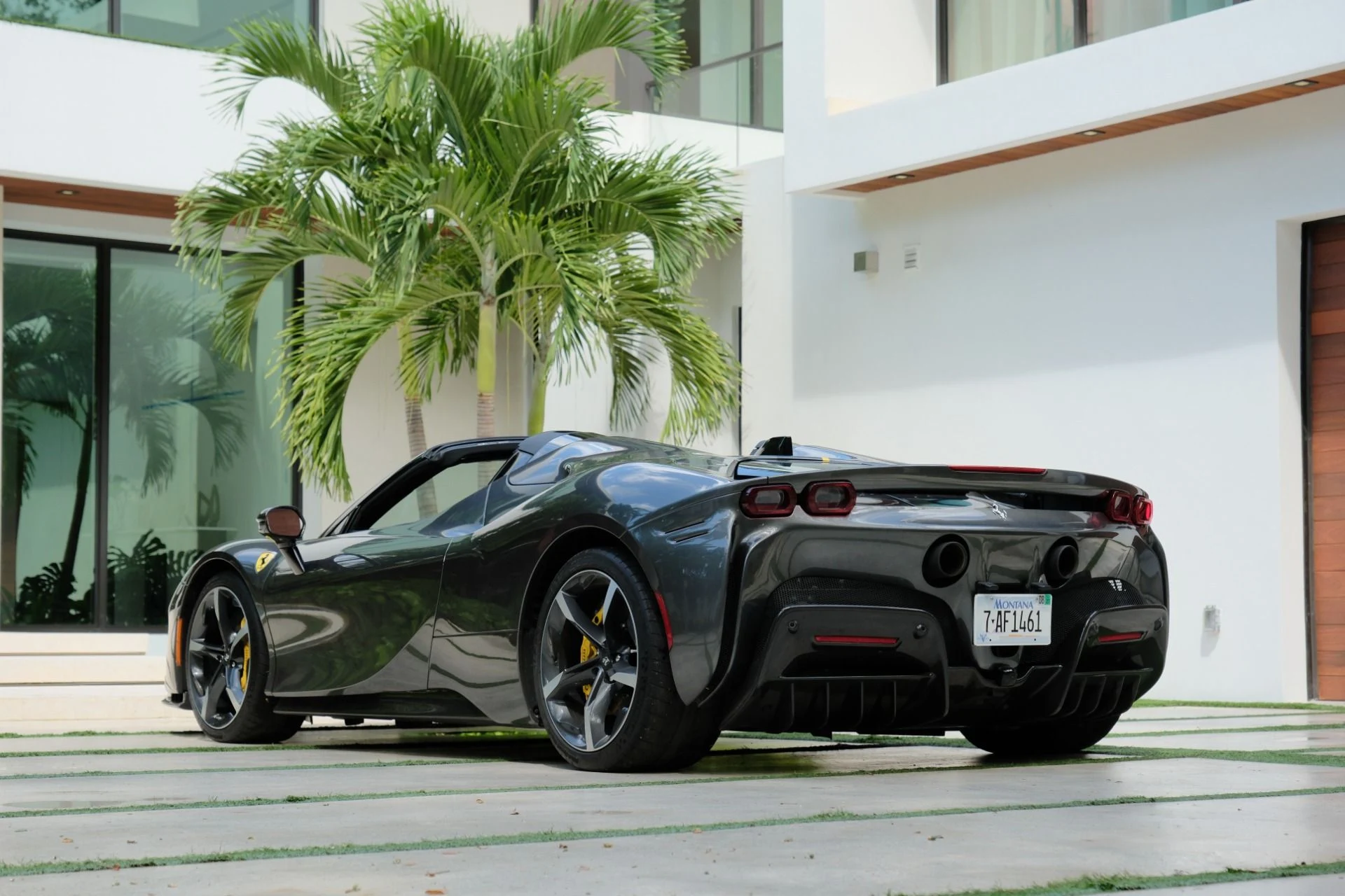 mph039_2724827094_Used_2022_Ferrari_SF_90_Spider_1790027669_efe460595a