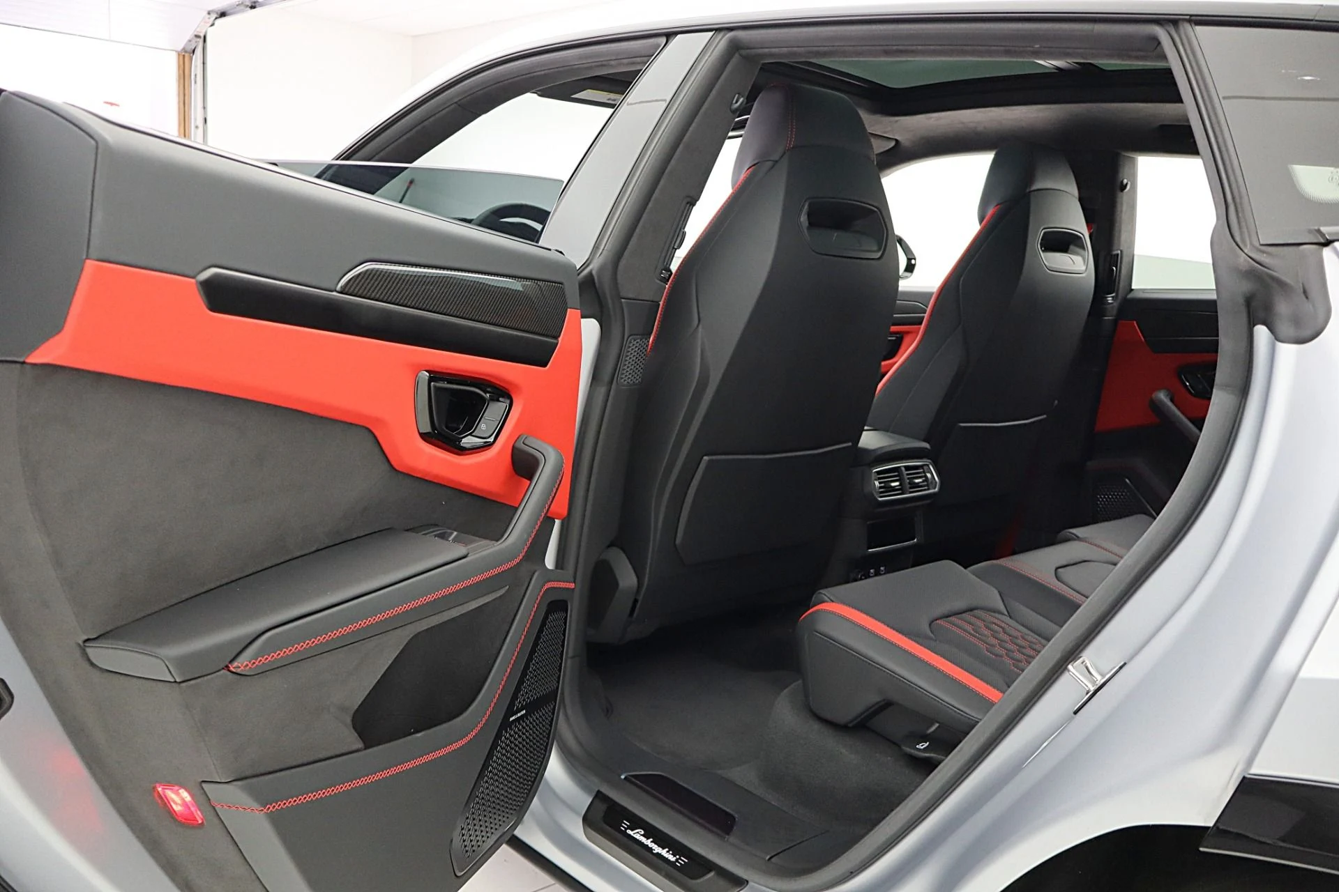 mph039_273578655_Used_2025_Lamborghini_Urus_SELEASE_OPTIONS_AVAILABLE_adf376952a