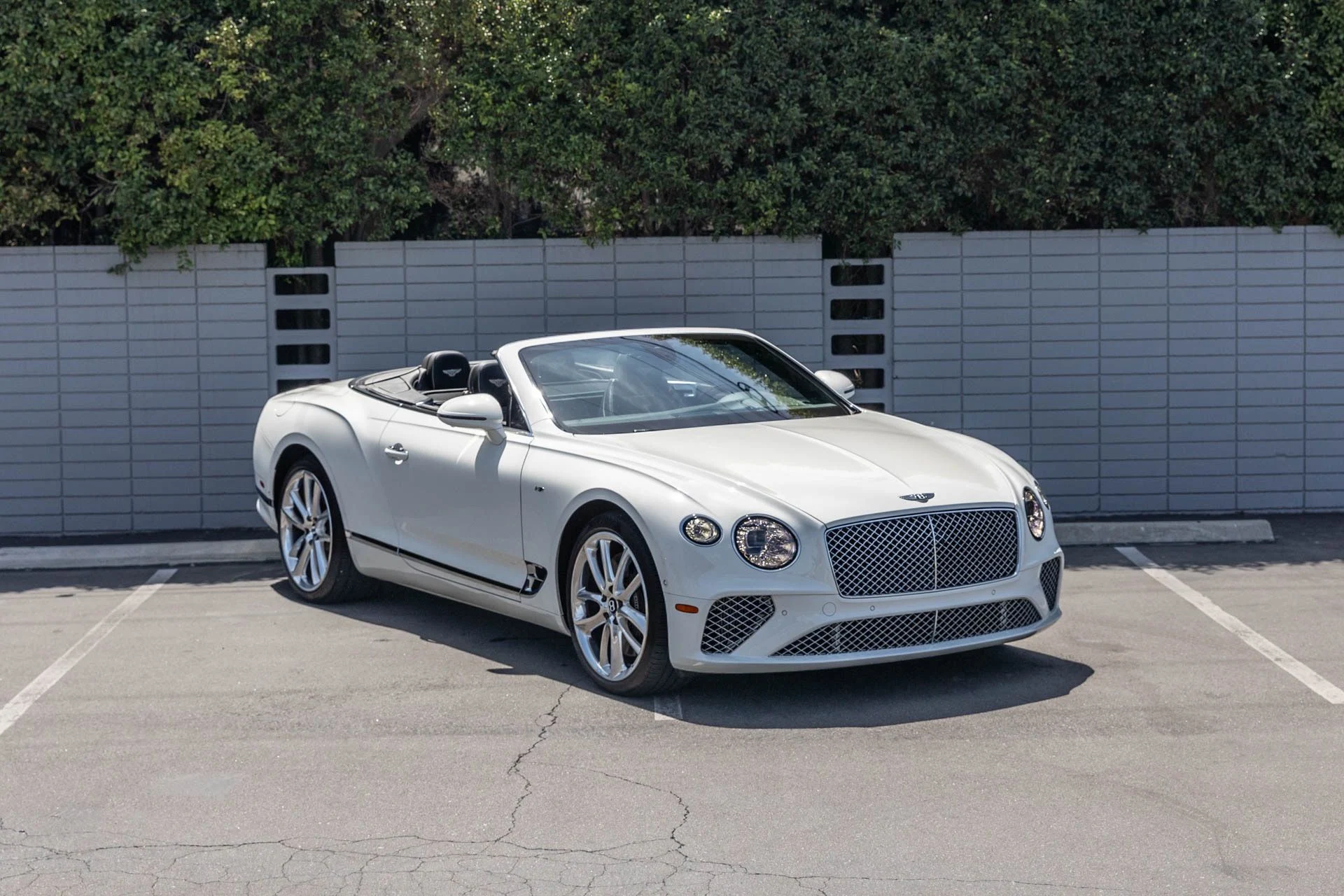 mph039_2737651384_Used_2021_Bentley_Continental_GTC_V8_1747957235_711ee30359