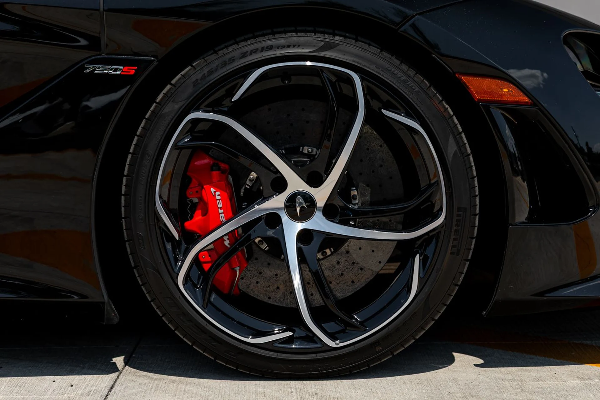 mph039_2742087018_550_p41_l_252261a3ab