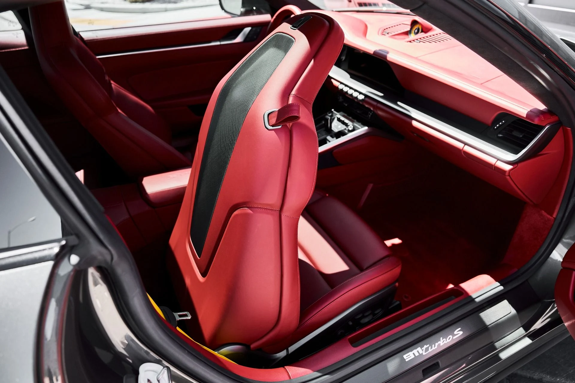 mph039_2744373168_Used_2023_Porsche_911_Turbo_S_1777011131_0c3f670c66