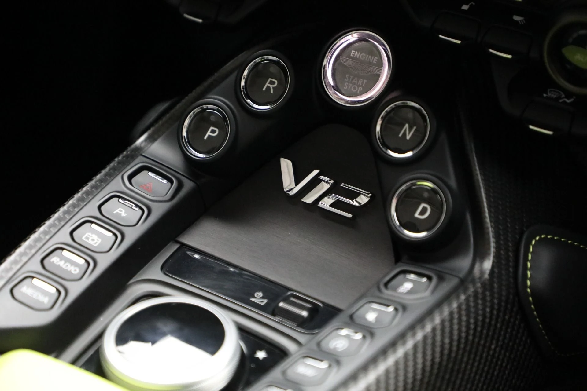 mph039_2753008102_Used_2023_Aston_Martin_Vantage_V12_a30033a673