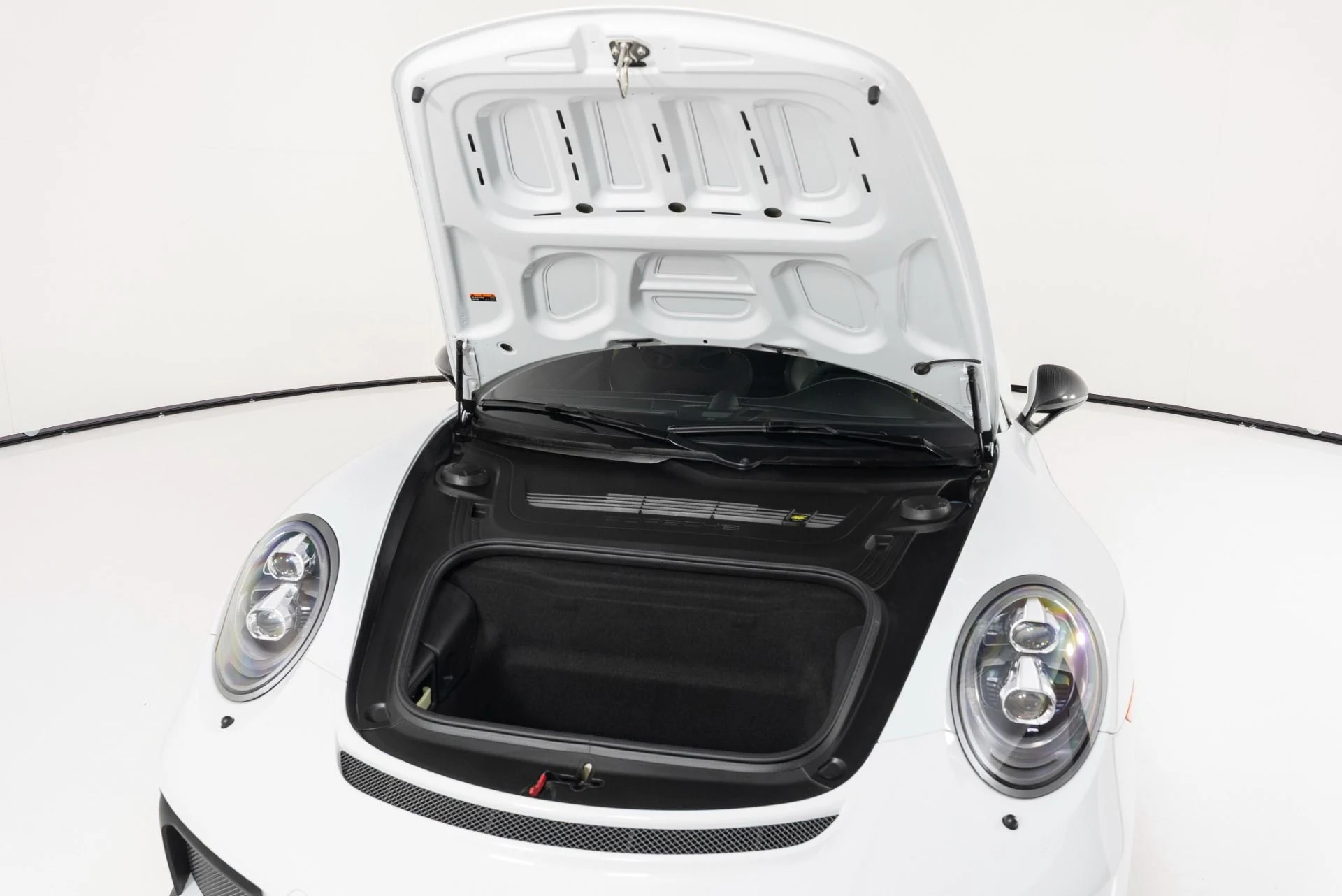 mph039_2753908675_Used_2018_Porsche_911_GT_3_1758566985_973732d043