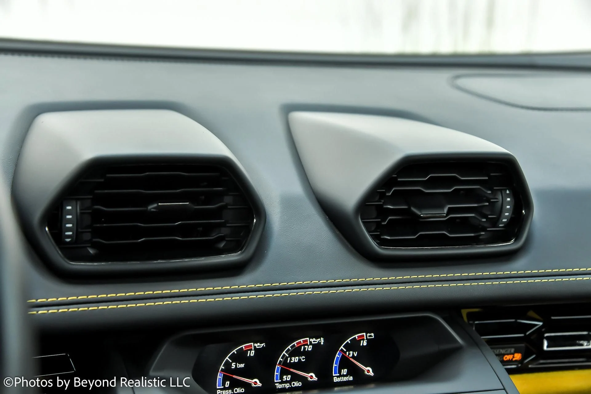 mph039_2756881155_Used_2019_Lamborghini_Huracan_LP_580_2_S_1766655573_348037b8c7