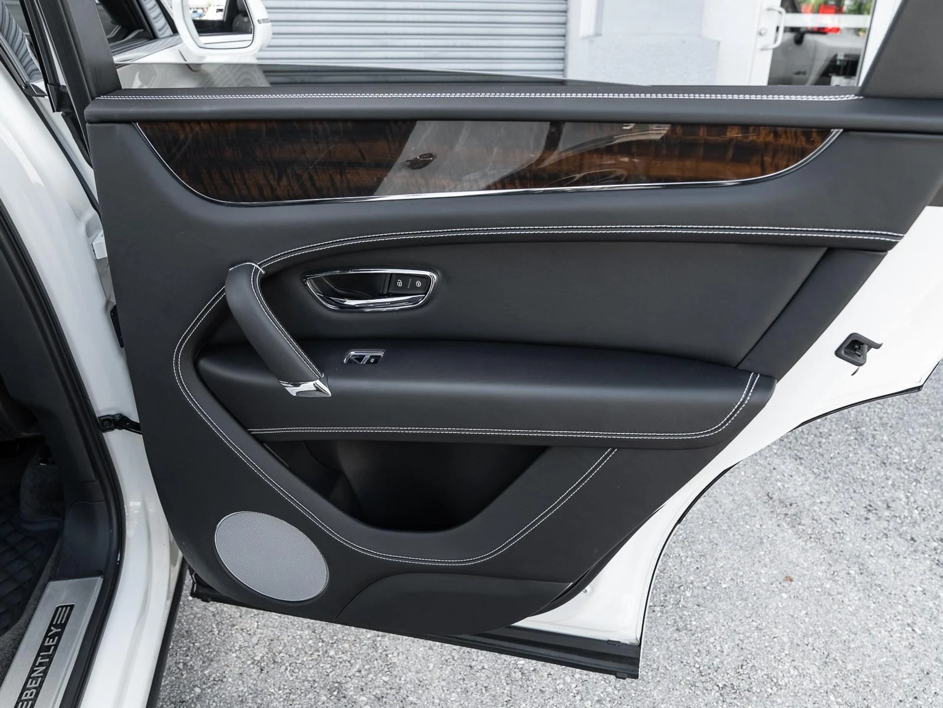 mph039_2760666744_Used_2018_Bentley_Bentayga_W12_Signature_1761171419_e3c53ee63e