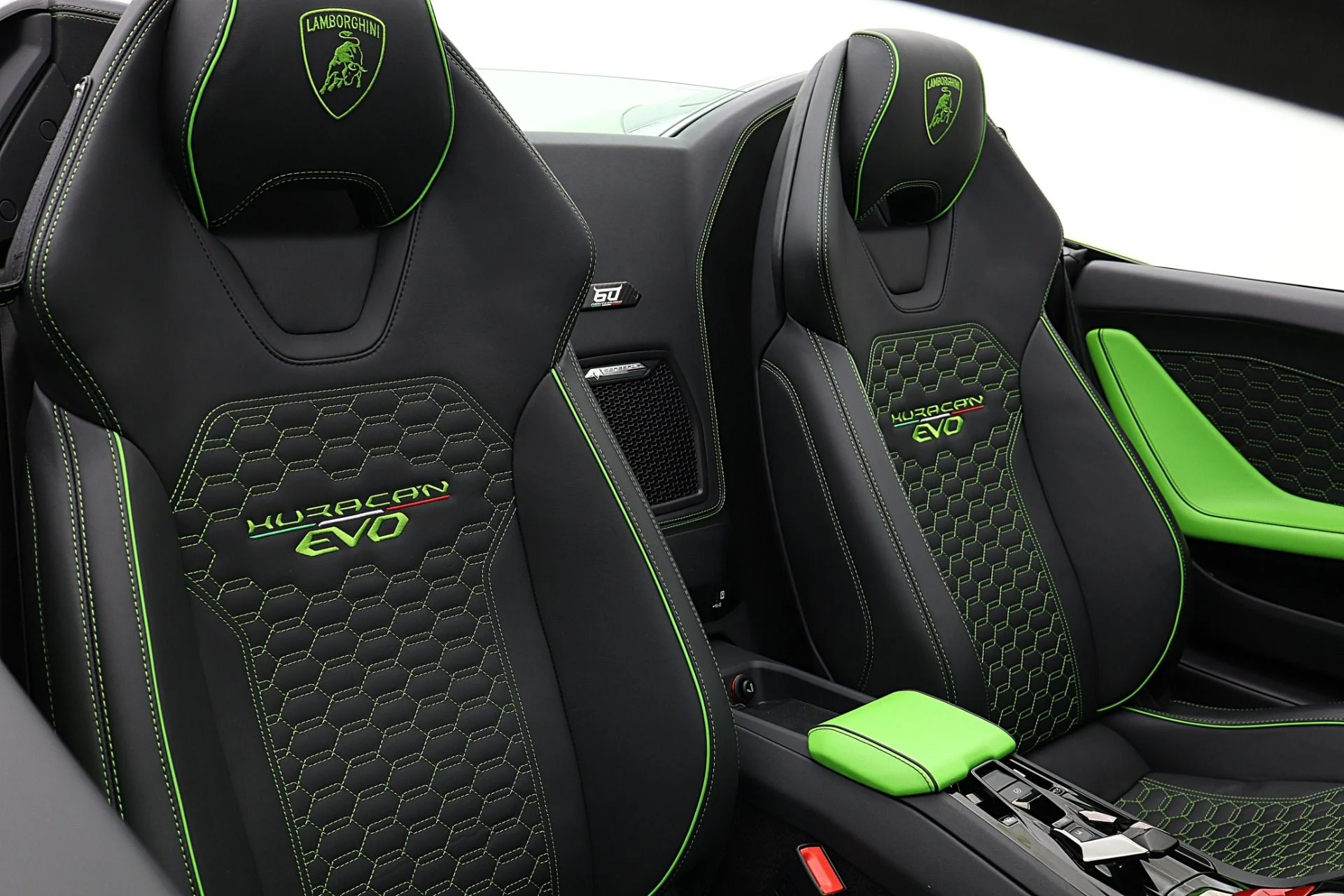 mph039_2763896841_Used_2023_Lamborghini_Huracan_EVO_Spyder_RWD_SELEZIONE_PRE_OWNED_CERTIFIED_b31763dd74