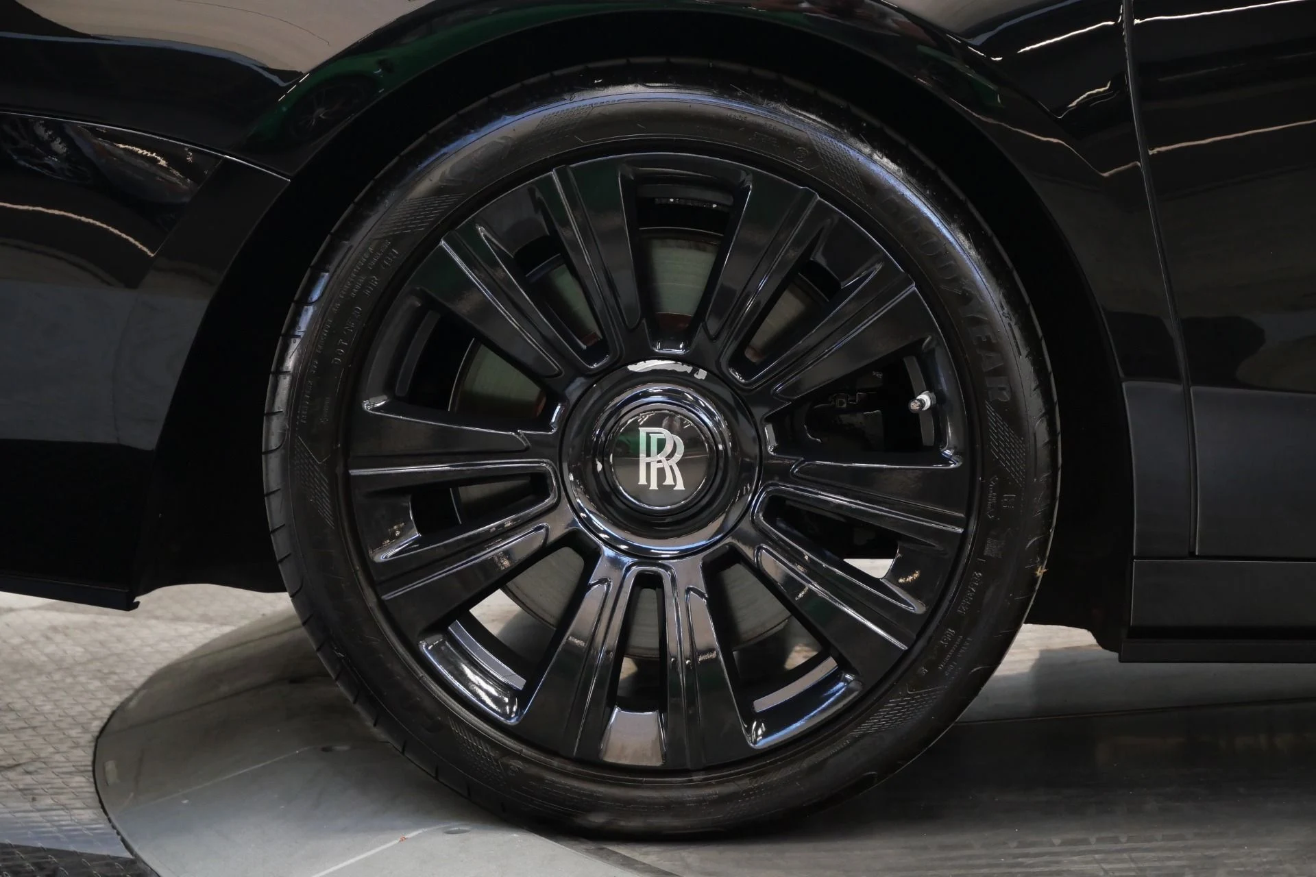 mph039_27659700_Used_2022_Rolls_Royce_Ghost_1773938186_999cbd574c