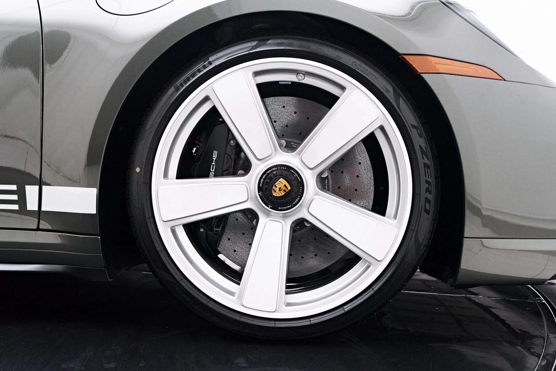 mph039_2772731350_Used_2025_Porsche_911_Turbo_1757541227_ccf8729479